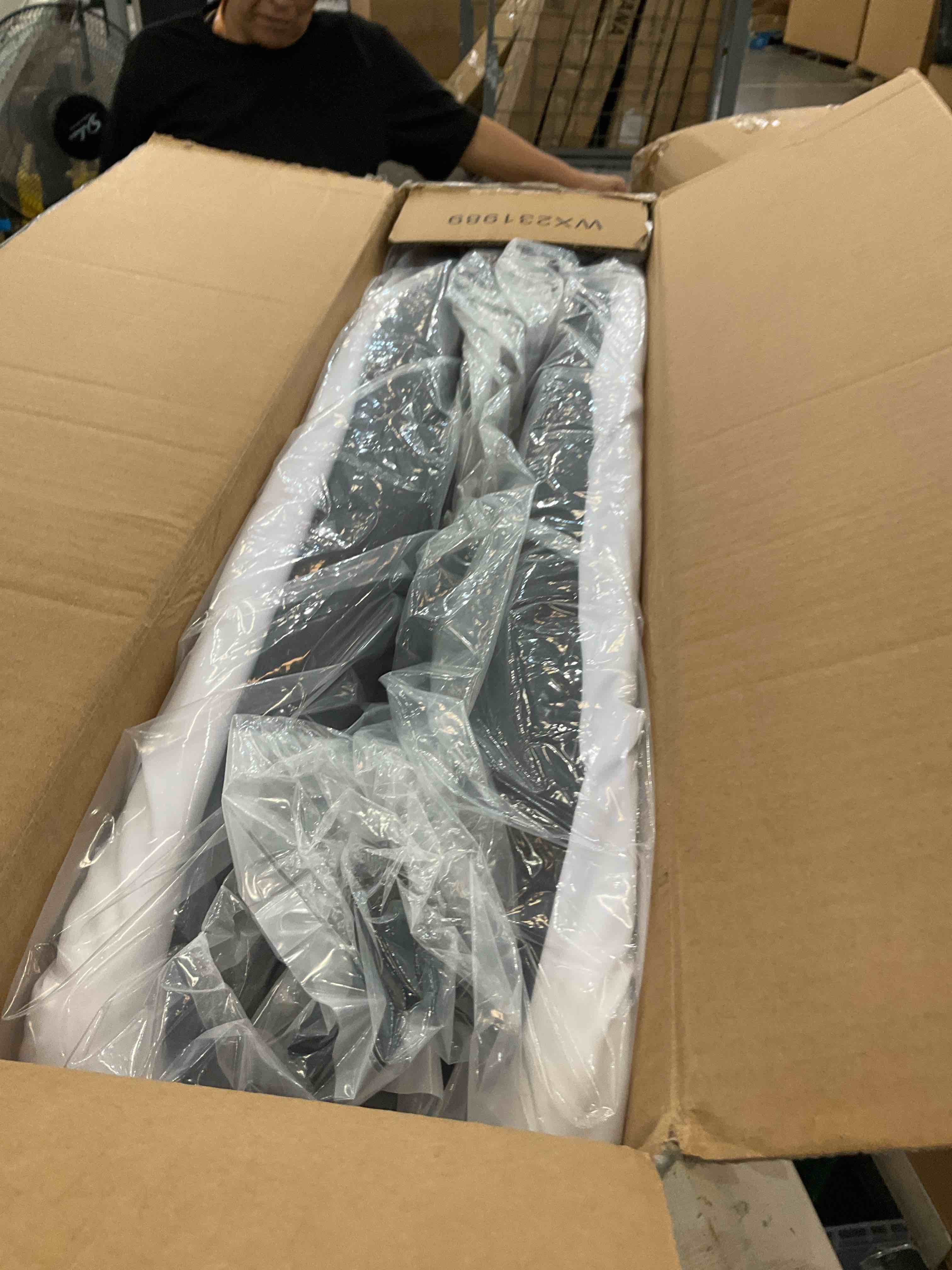 https://s3.amazonaws.com/lotting-images-prod/BargainHunt/EXS01664428_1719852008823.jpeg