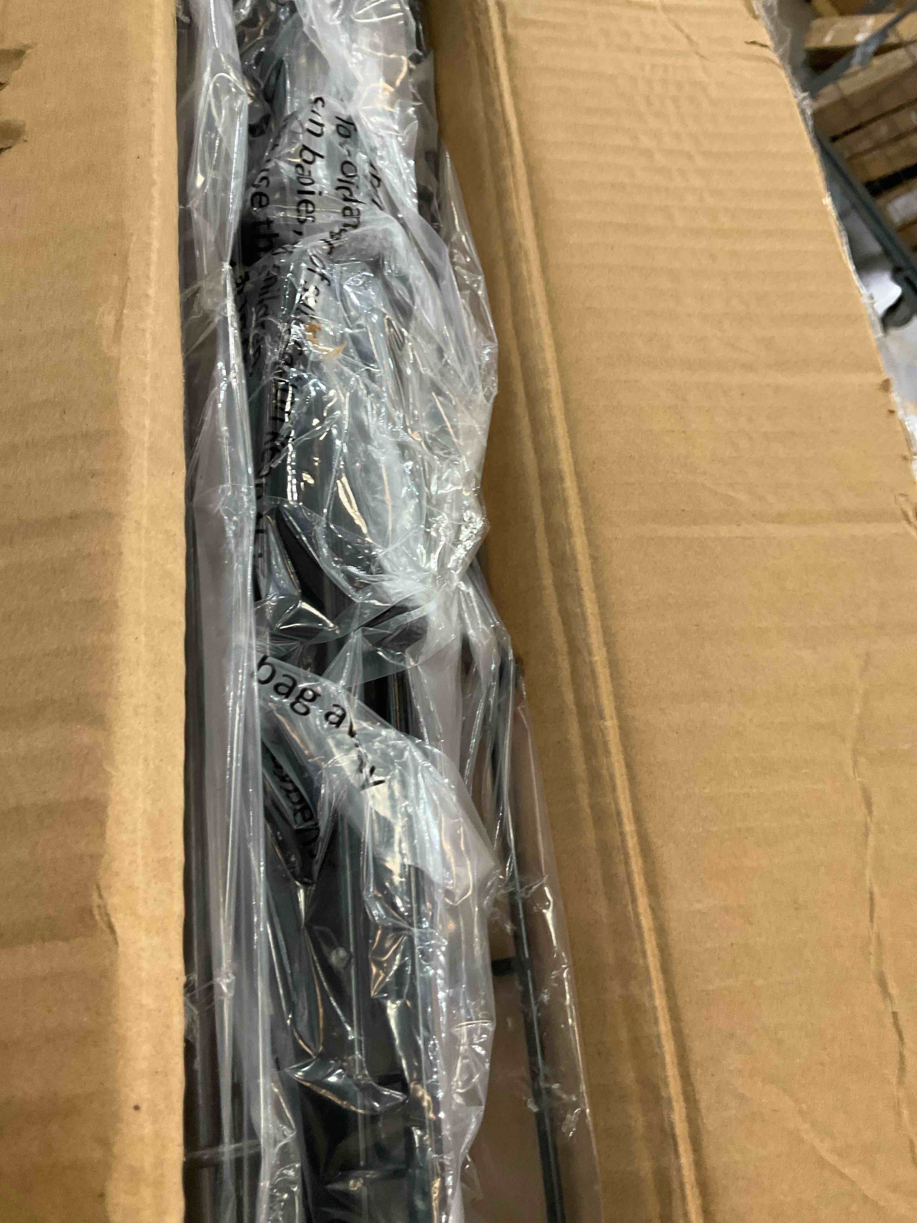 https://s3.amazonaws.com/lotting-images-prod/BargainHunt/EXS01664429_1719852115627.jpeg