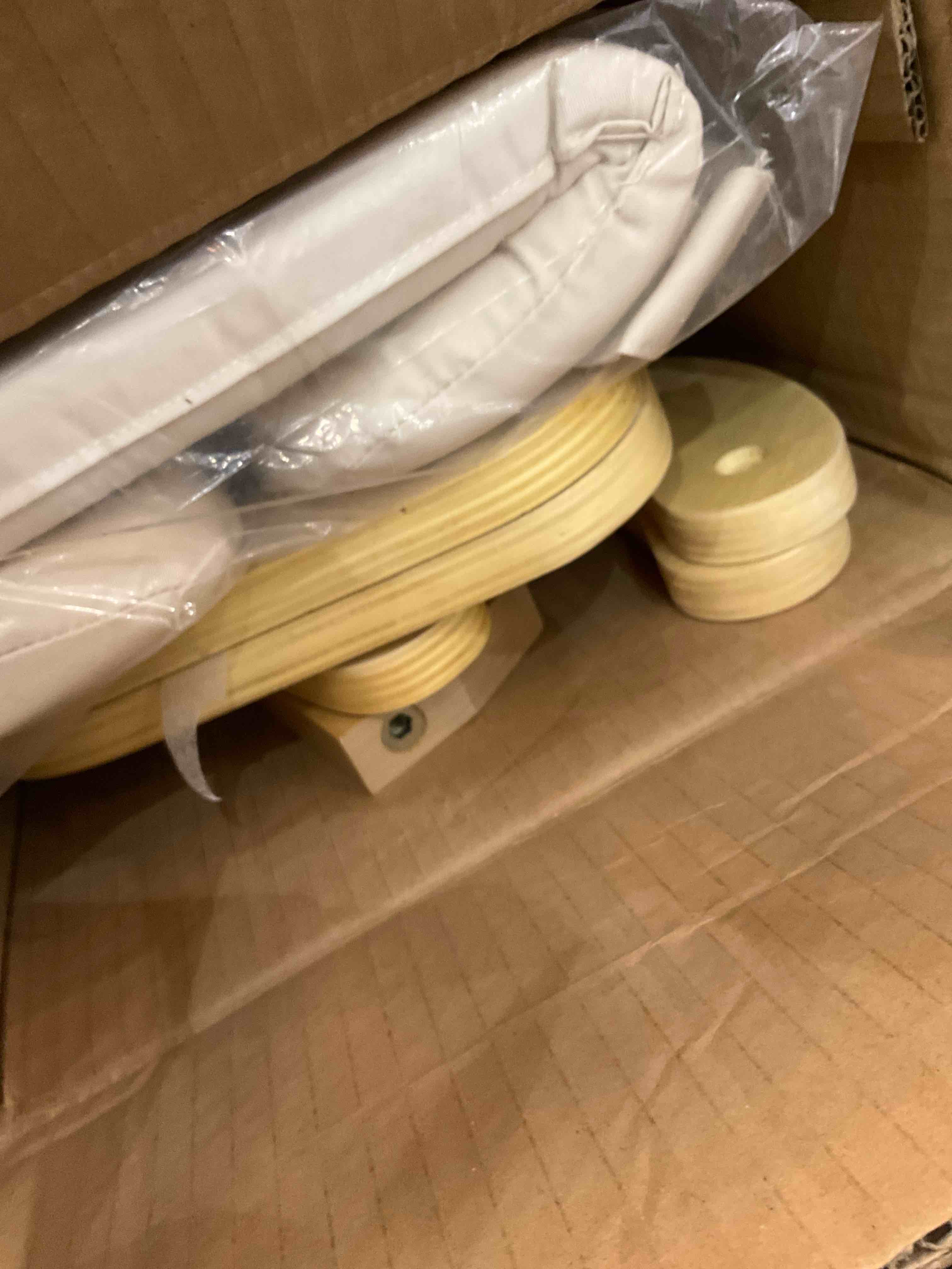 https://s3.amazonaws.com/lotting-images-prod/BargainHunt/EXS01664436_1719852969324.jpeg