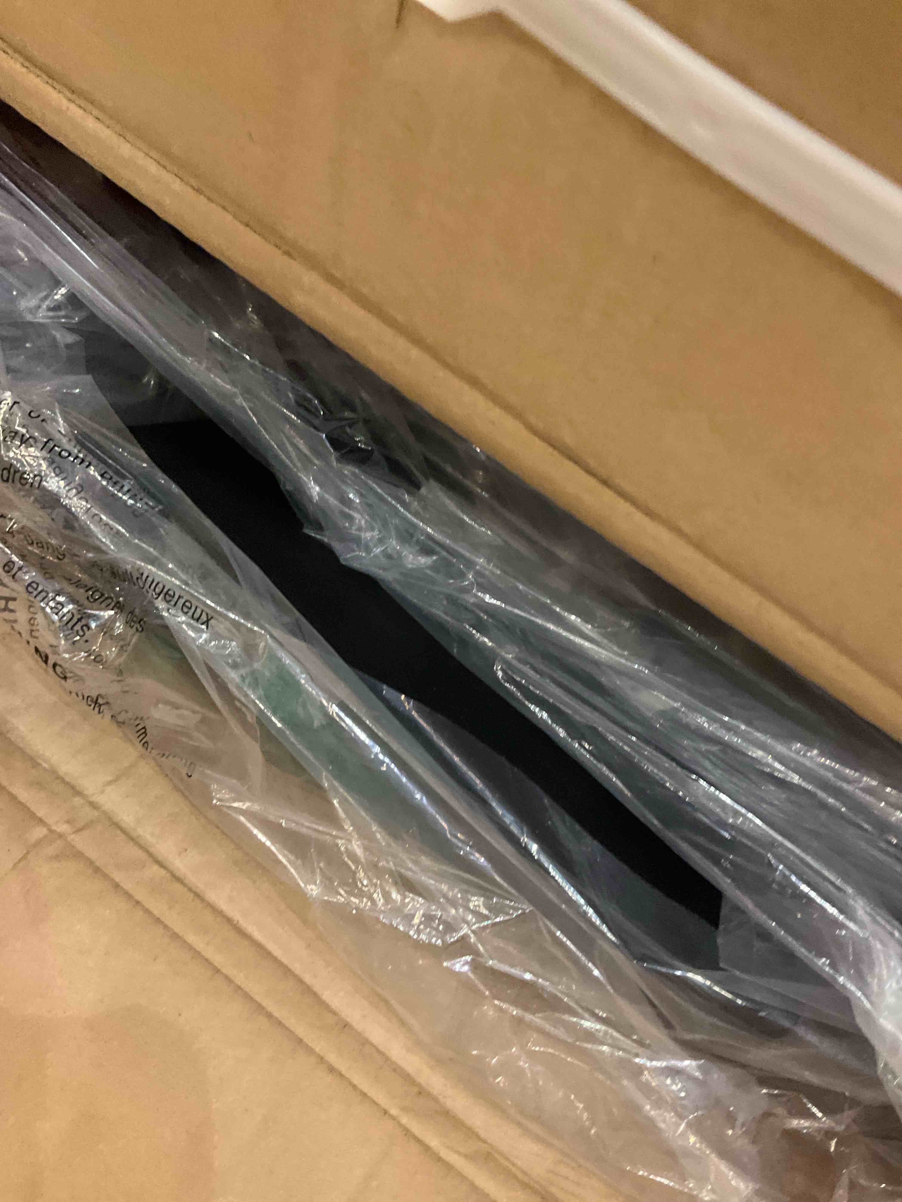 https://s3.amazonaws.com/lotting-images-prod/BargainHunt/EXS01664456_1719856157612.jpeg