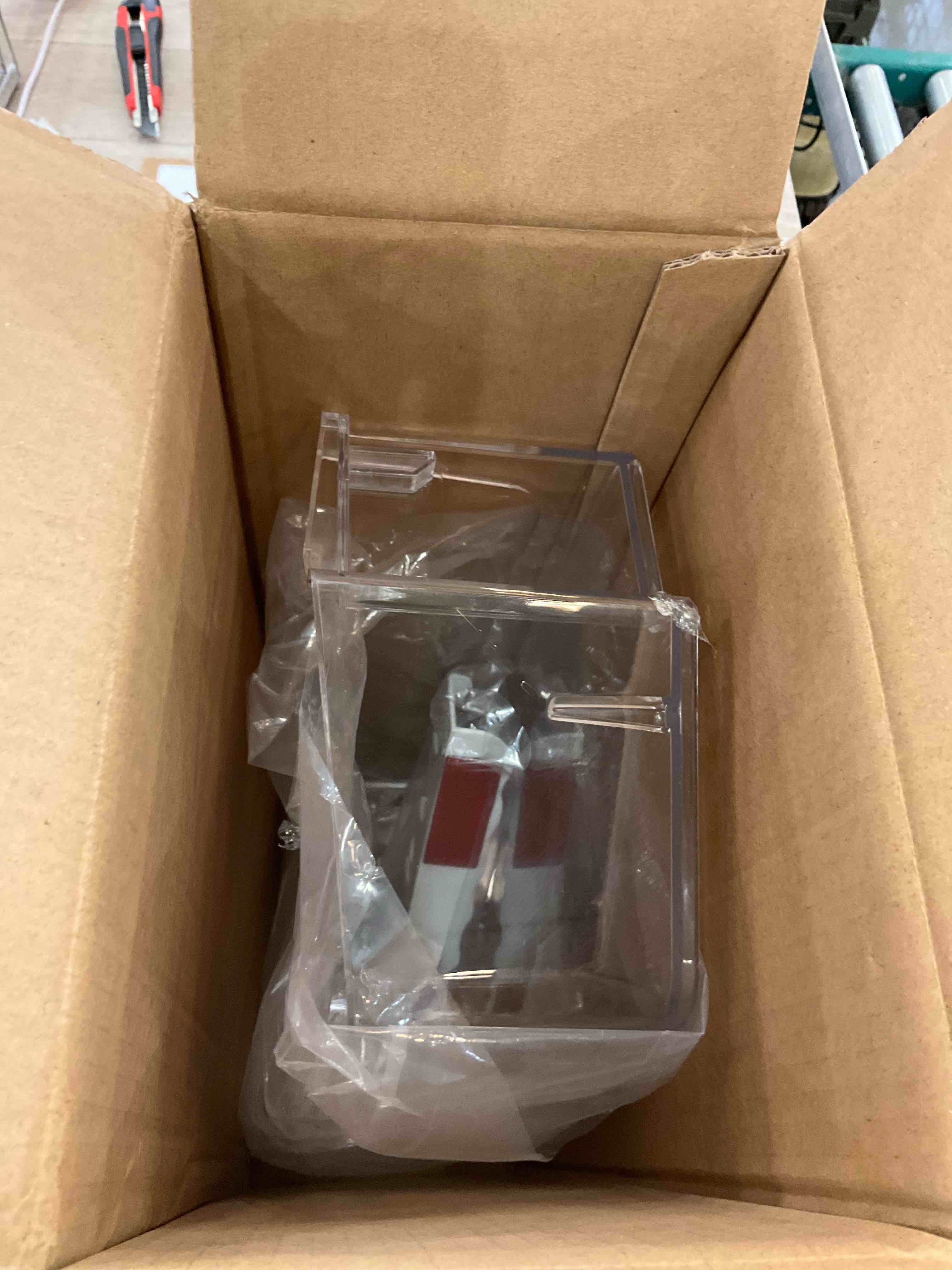 https://s3.amazonaws.com/lotting-images-prod/BargainHunt/EXS01664476_1719860120727.jpeg
