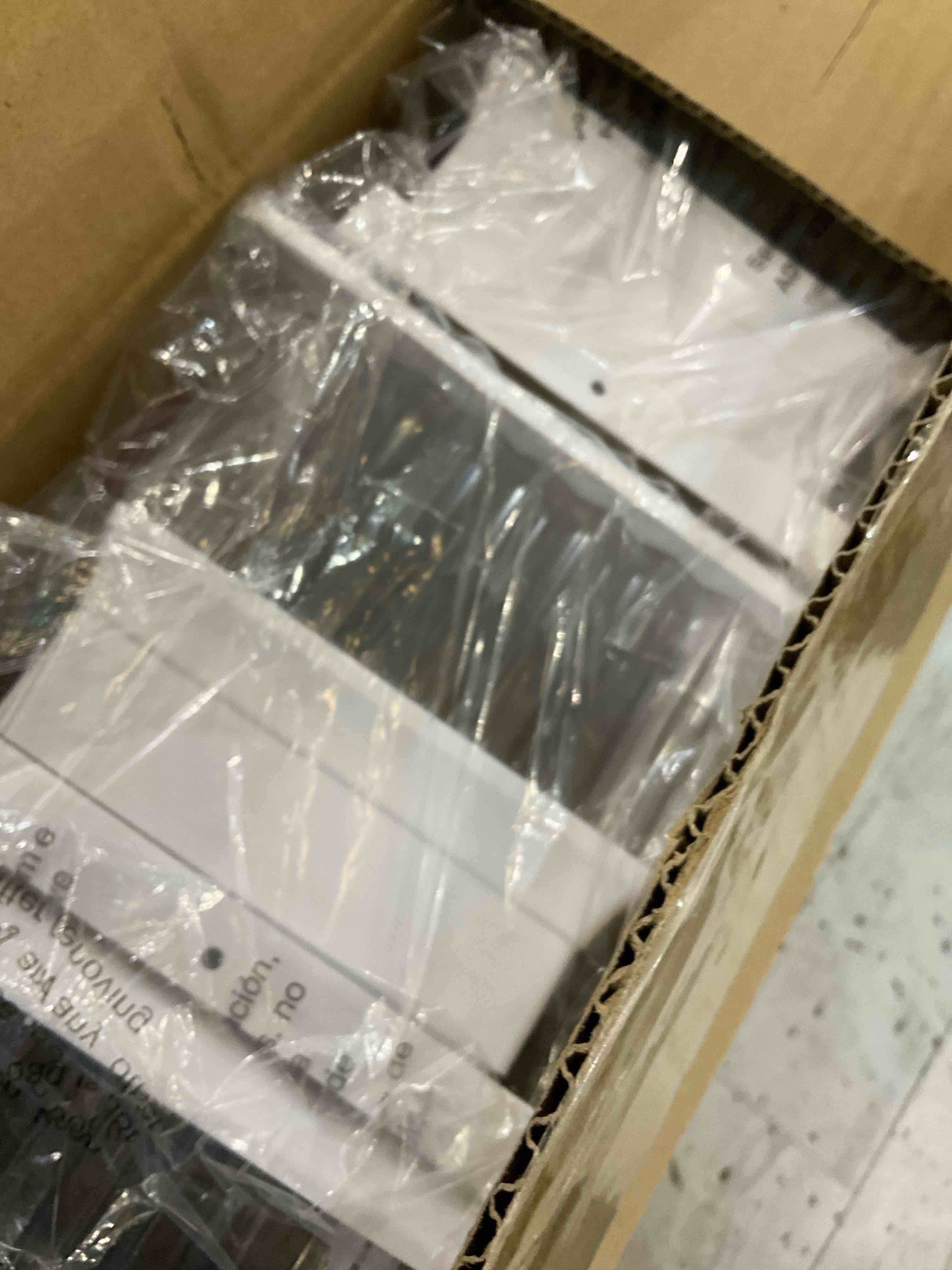 https://s3.amazonaws.com/lotting-images-prod/BargainHunt/EXS01664706_1718732272017.jpeg