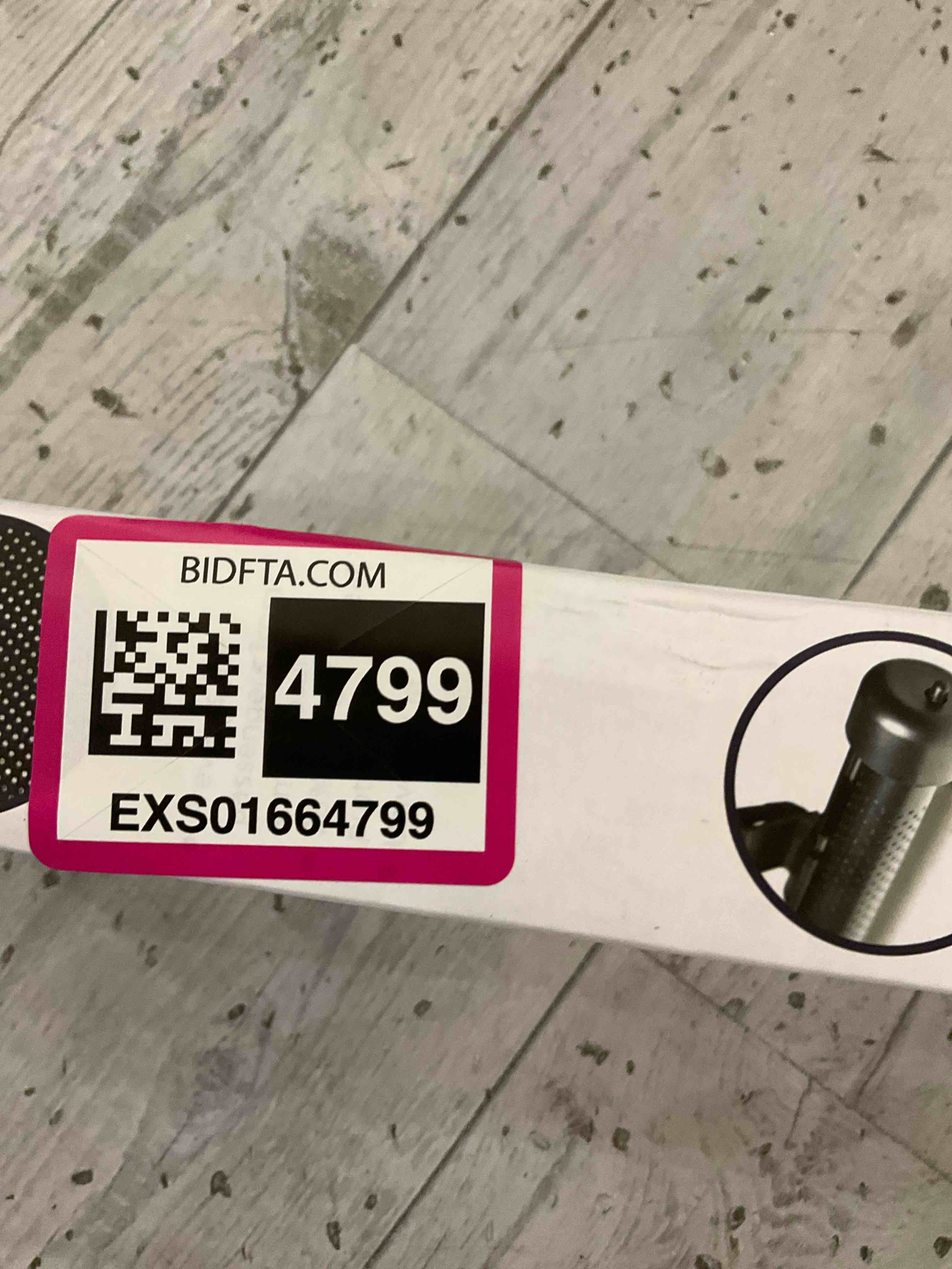 https://s3.amazonaws.com/lotting-images-prod/BargainHunt/EXS01664799_1718806997703.jpeg