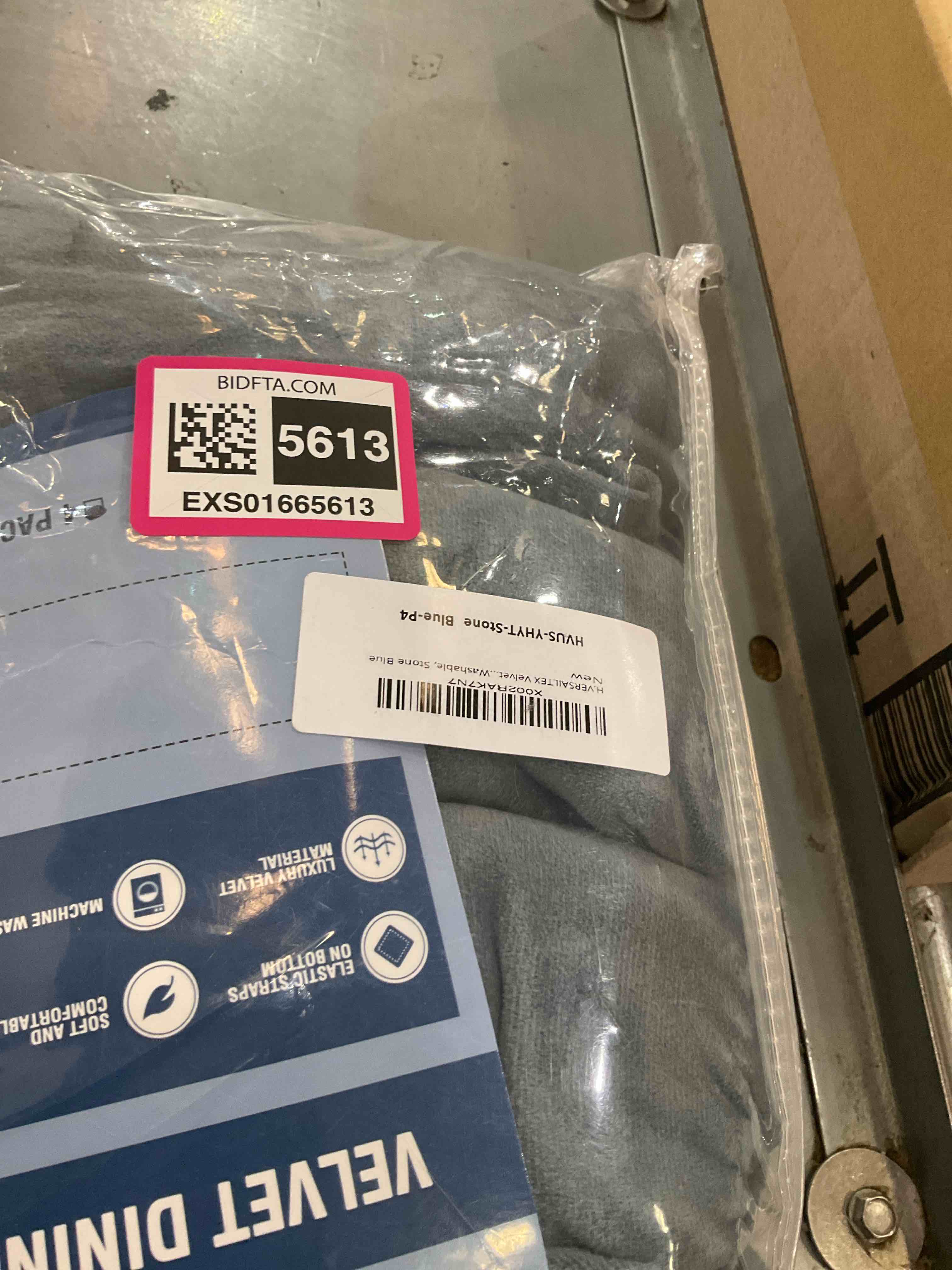 https://s3.amazonaws.com/lotting-images-prod/BargainHunt/EXS01665613_1718723980682.jpeg