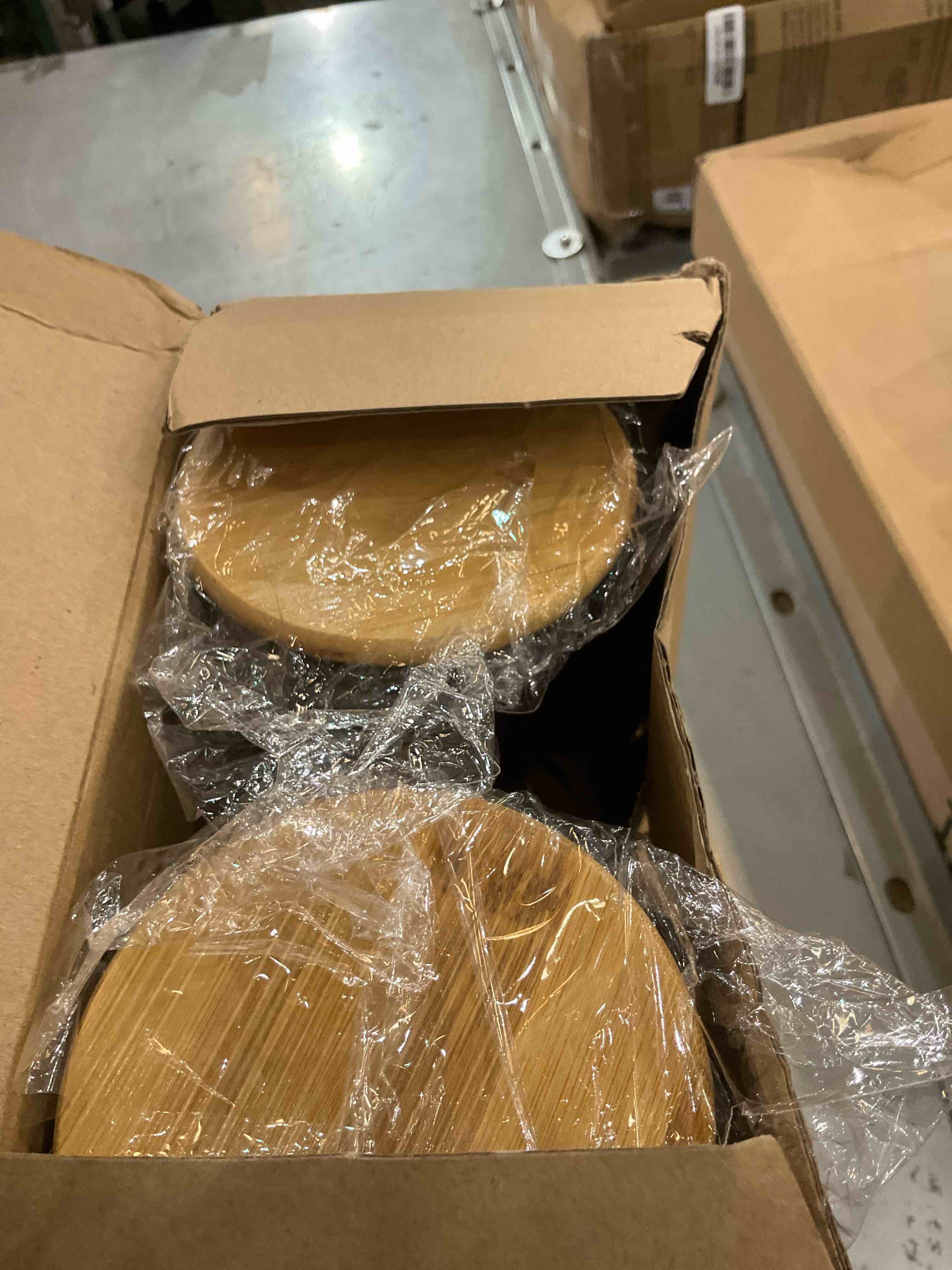 https://s3.amazonaws.com/lotting-images-prod/BargainHunt/EXS01665614_1718724018655.jpeg