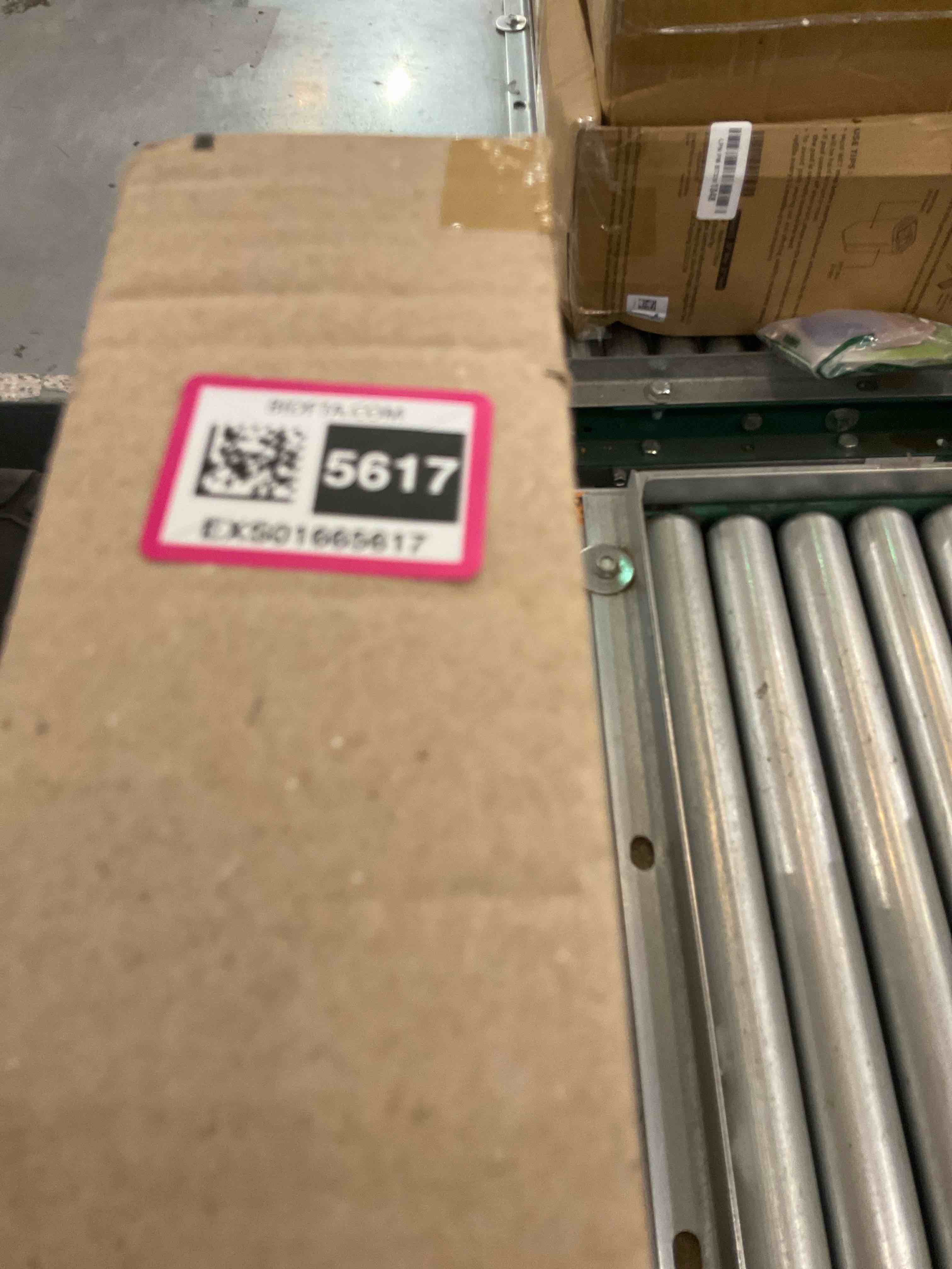 https://s3.amazonaws.com/lotting-images-prod/BargainHunt/EXS01665617_1718724225709.jpeg