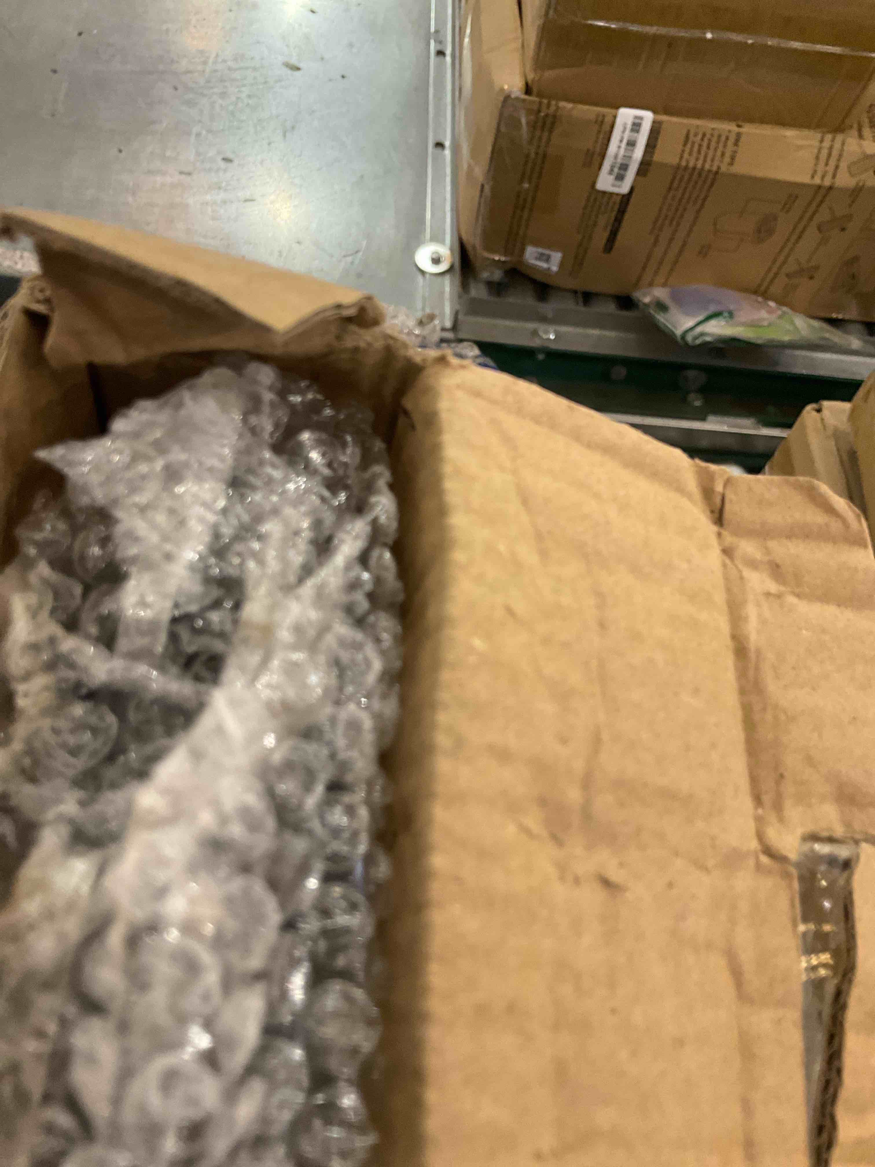 https://s3.amazonaws.com/lotting-images-prod/BargainHunt/EXS01665621_1718724496046.jpeg