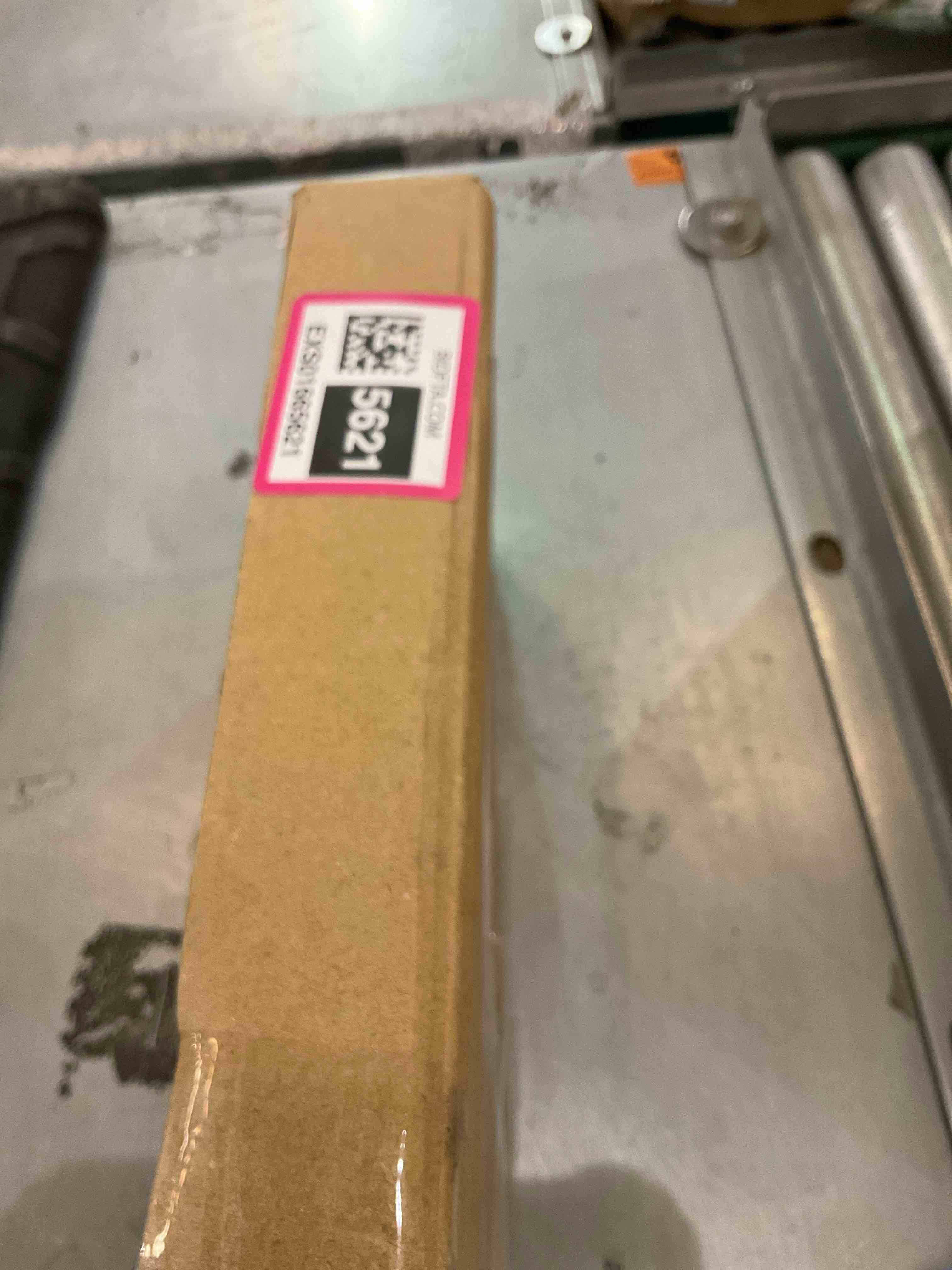 https://s3.amazonaws.com/lotting-images-prod/BargainHunt/EXS01665621_1718724528892.jpeg