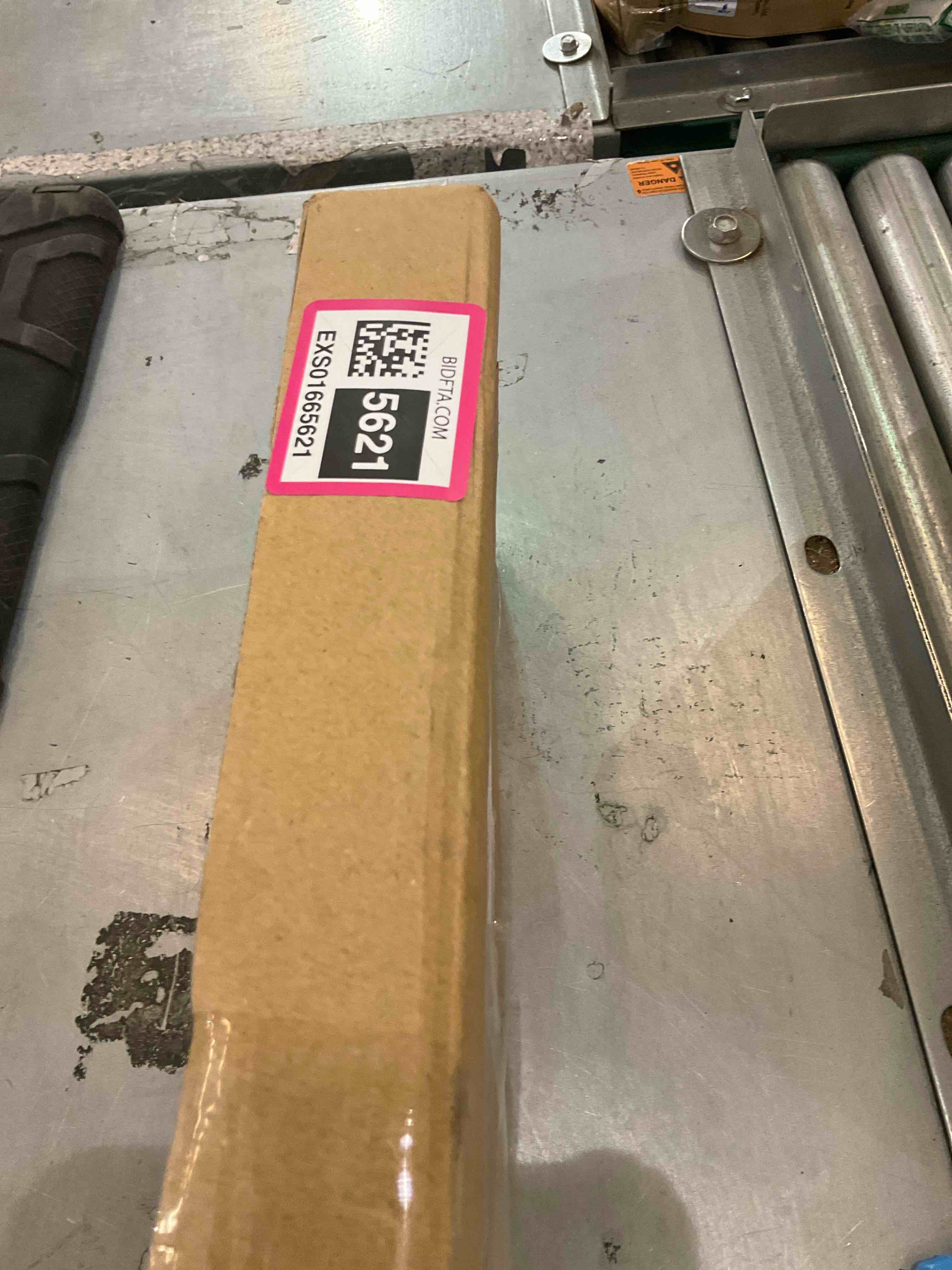 https://s3.amazonaws.com/lotting-images-prod/BargainHunt/EXS01665621_1718724530217.jpeg