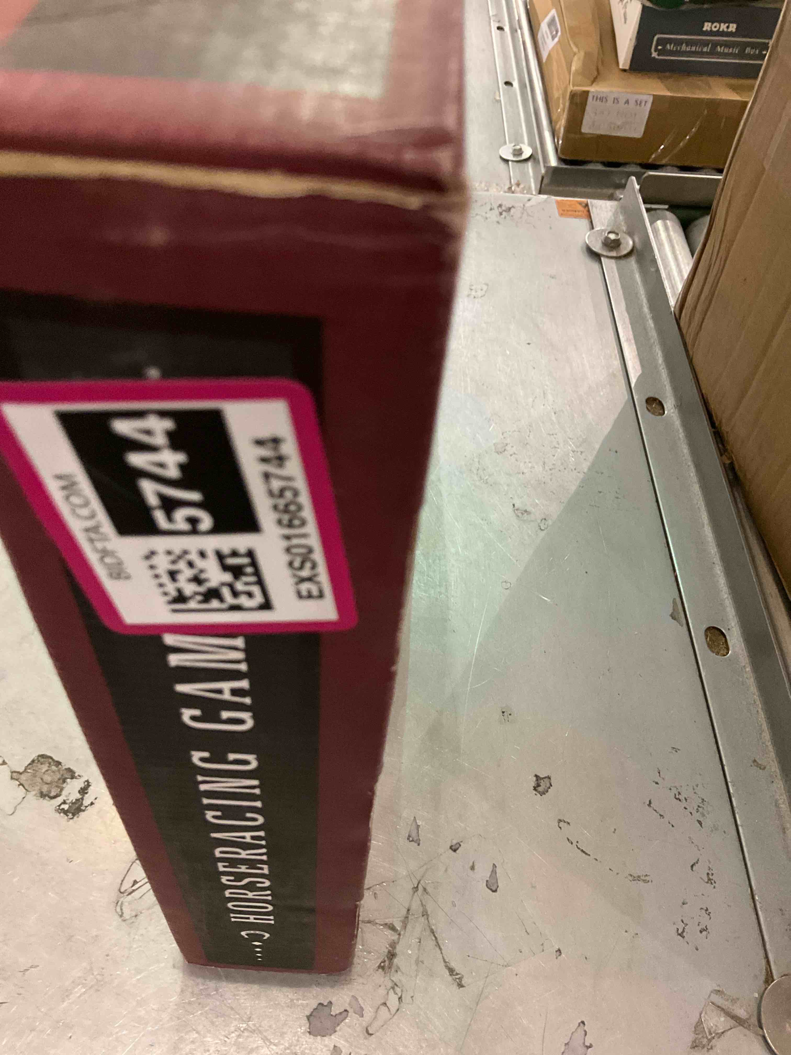 https://s3.amazonaws.com/lotting-images-prod/BargainHunt/EXS01665744_1718799814808.jpeg