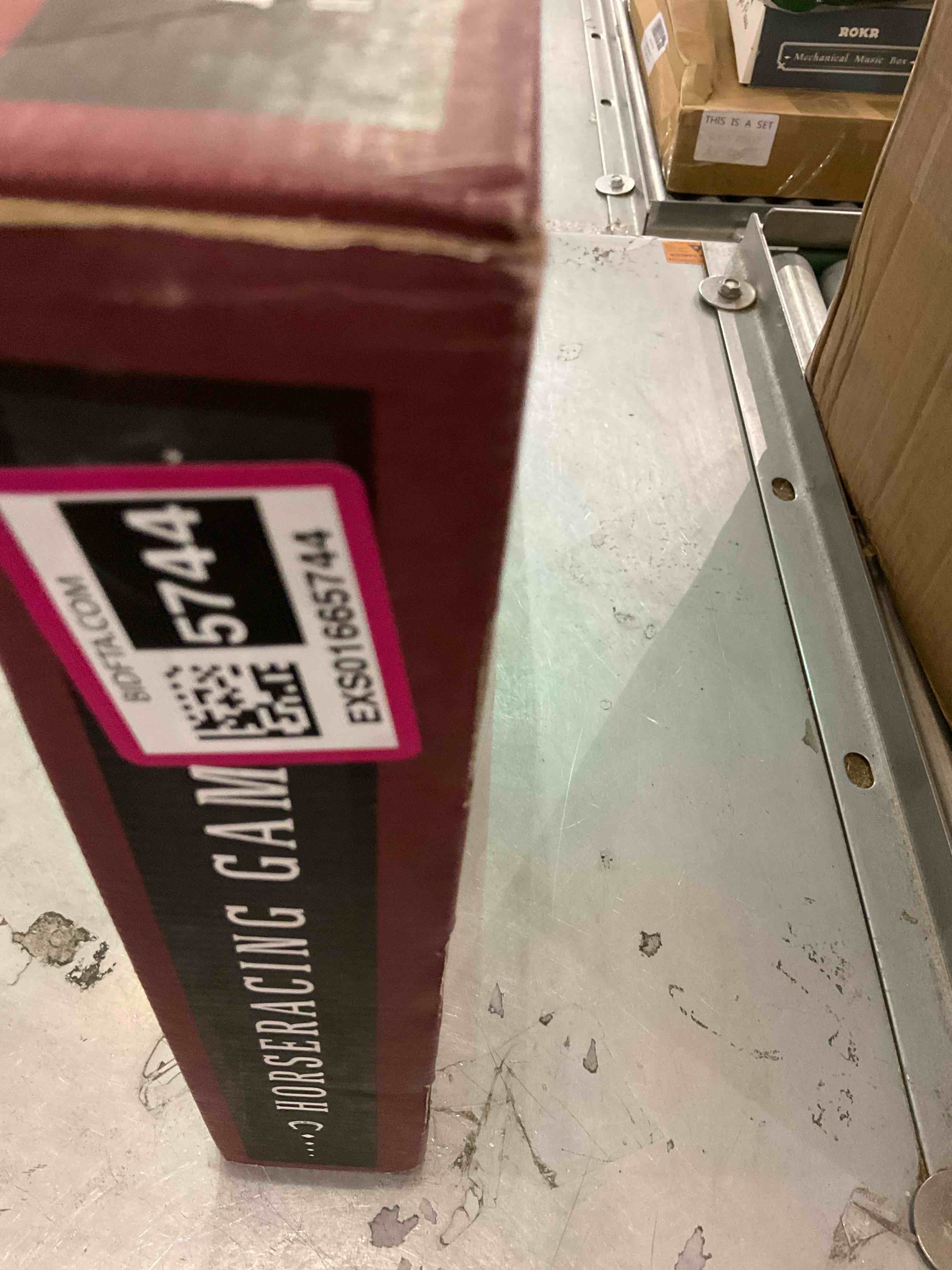 https://s3.amazonaws.com/lotting-images-prod/BargainHunt/EXS01665744_1718799816773.jpeg