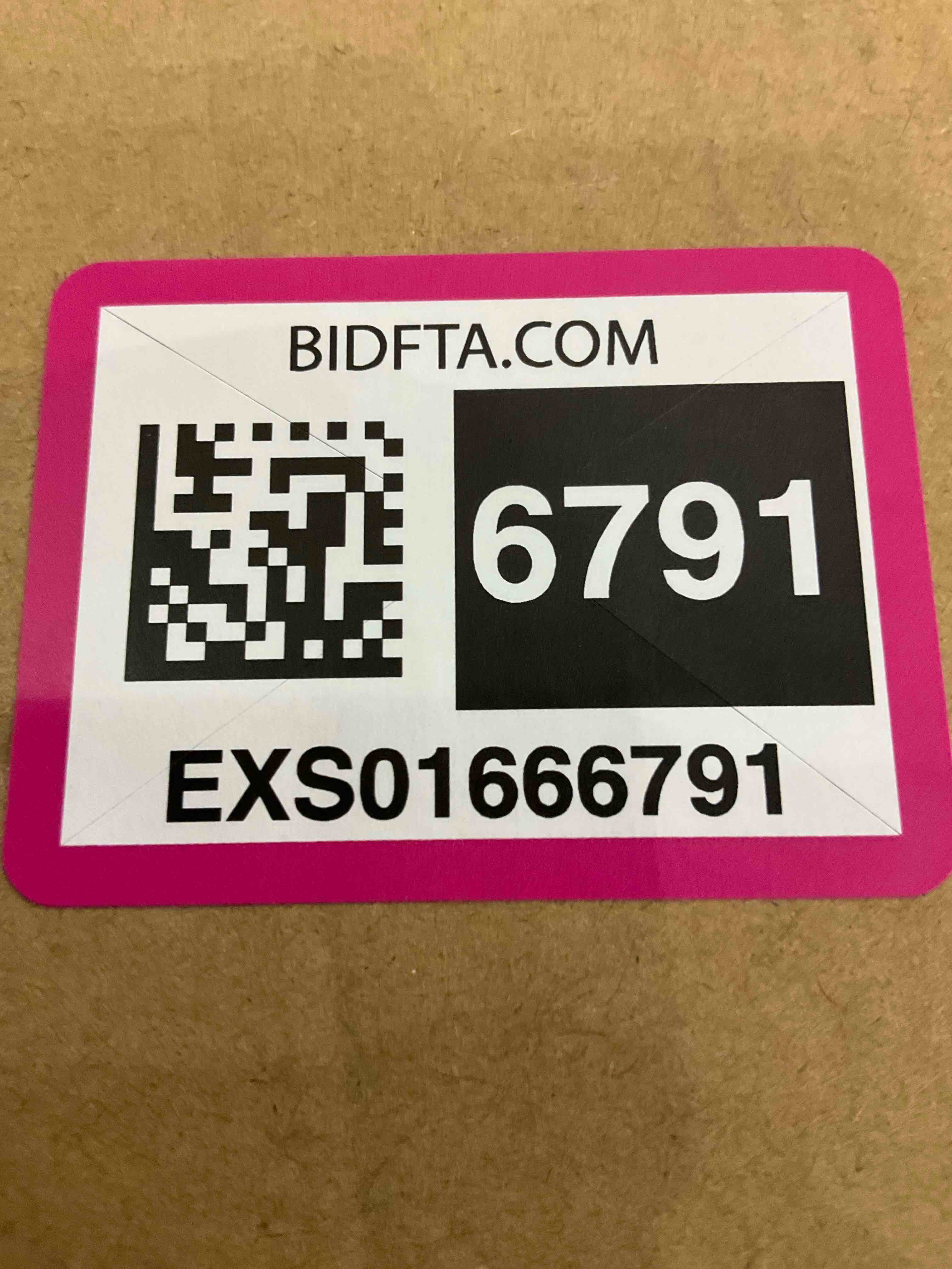 https://s3.amazonaws.com/lotting-images-prod/BargainHunt/EXS01666791_1718903790808.jpeg