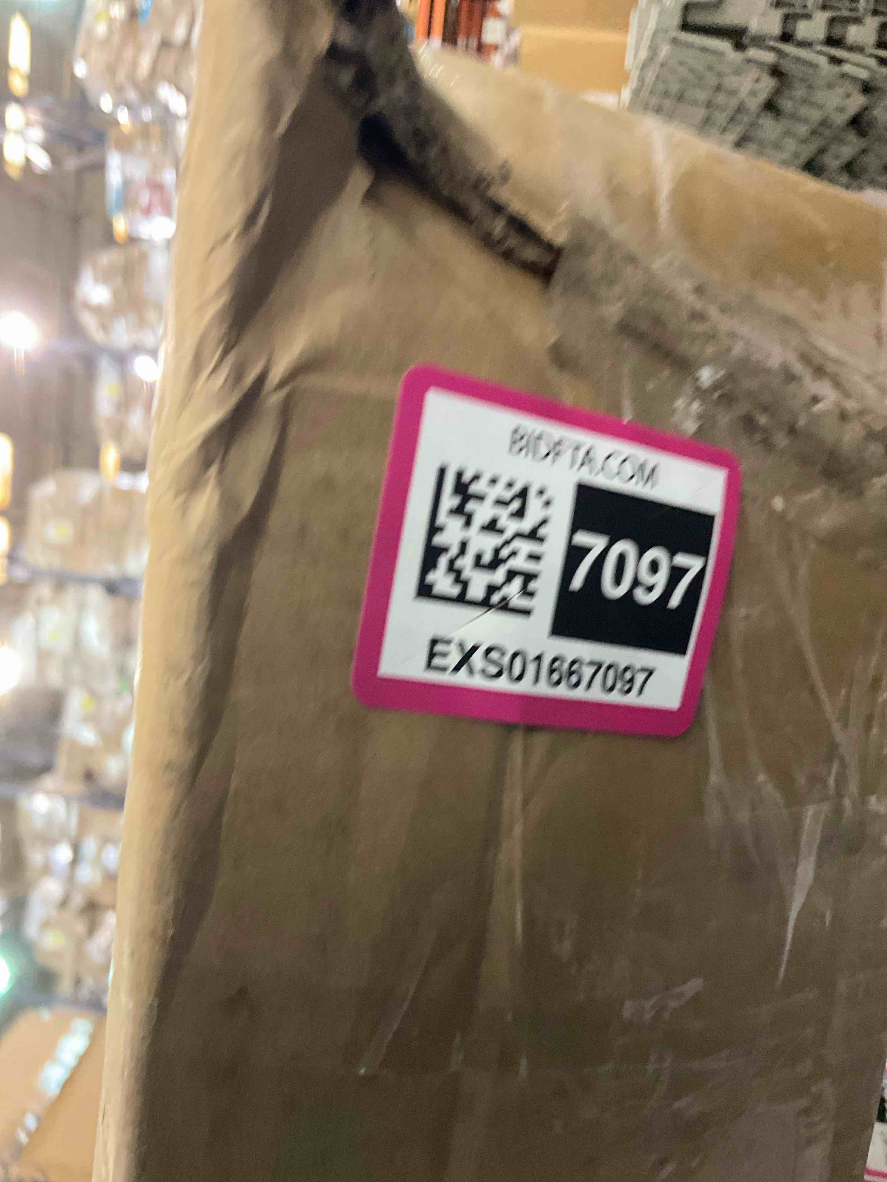 https://s3.amazonaws.com/lotting-images-prod/BargainHunt/EXS01667097_1718628102401.jpeg