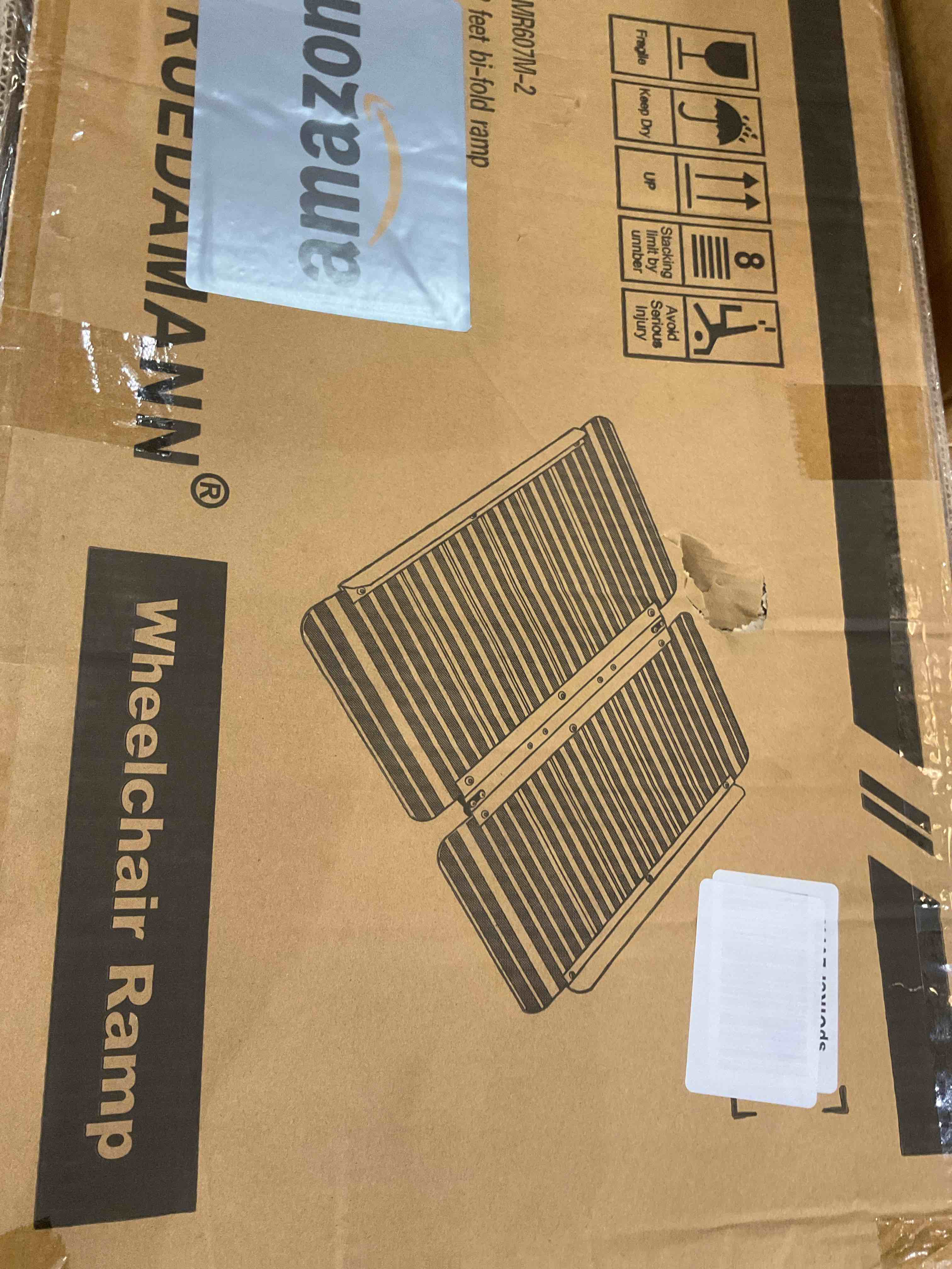 https://s3.amazonaws.com/lotting-images-prod/BargainHunt/EXS01667108_1718632330621.jpeg