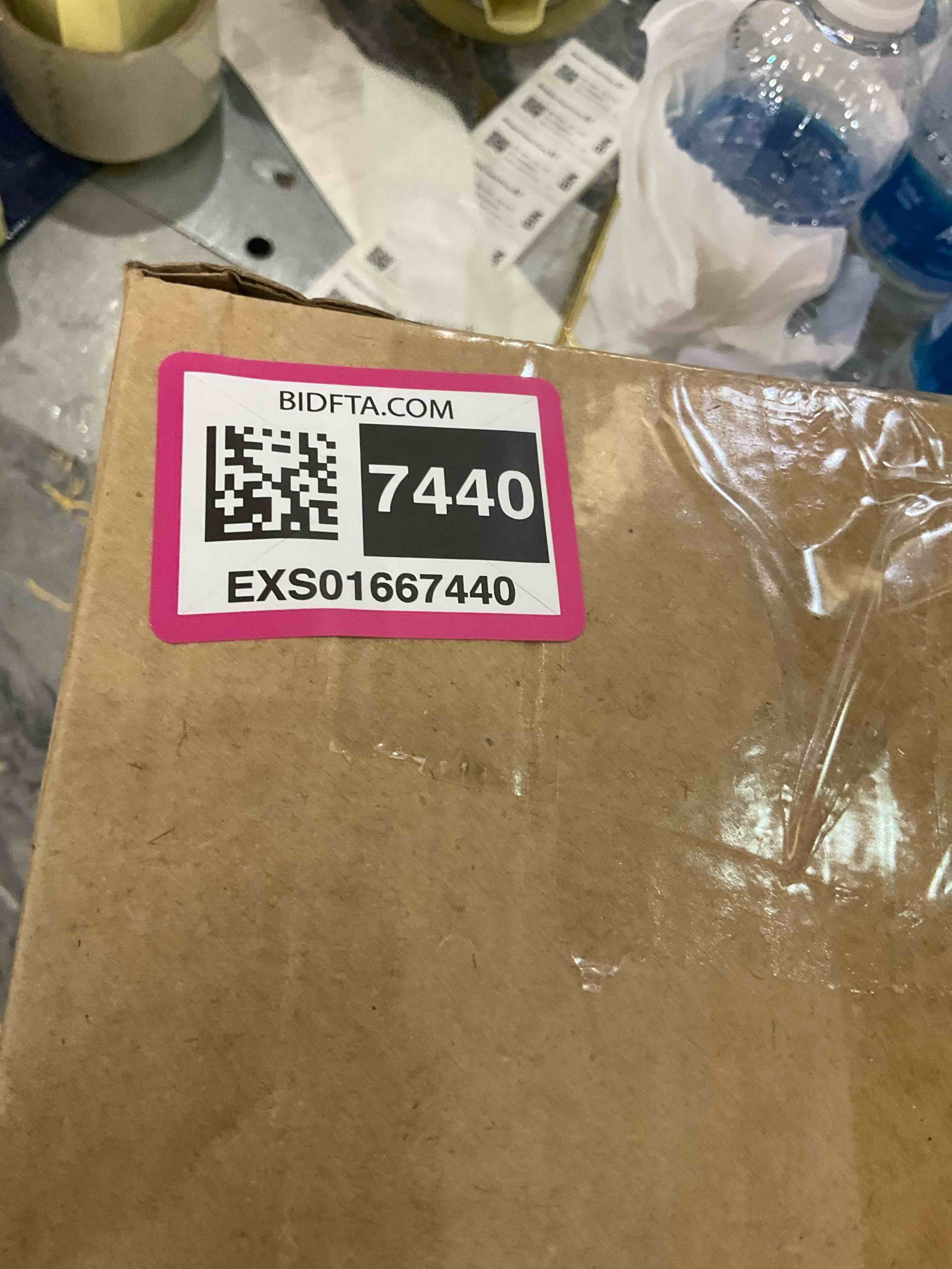 https://s3.amazonaws.com/lotting-images-prod/BargainHunt/EXS01667440_1718887869640.jpeg