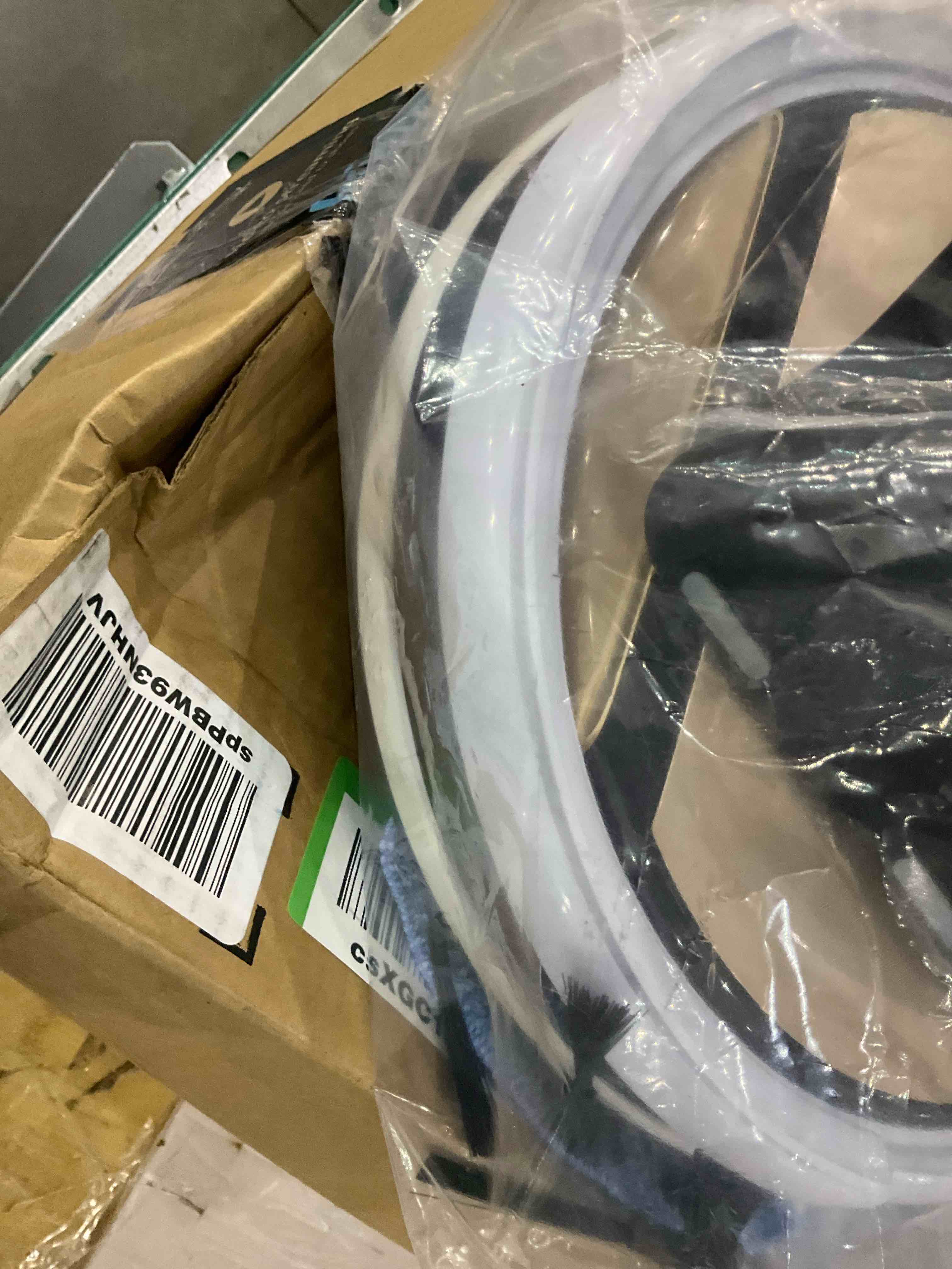 https://s3.amazonaws.com/lotting-images-prod/BargainHunt/EXS01667515_1718106740829.jpeg