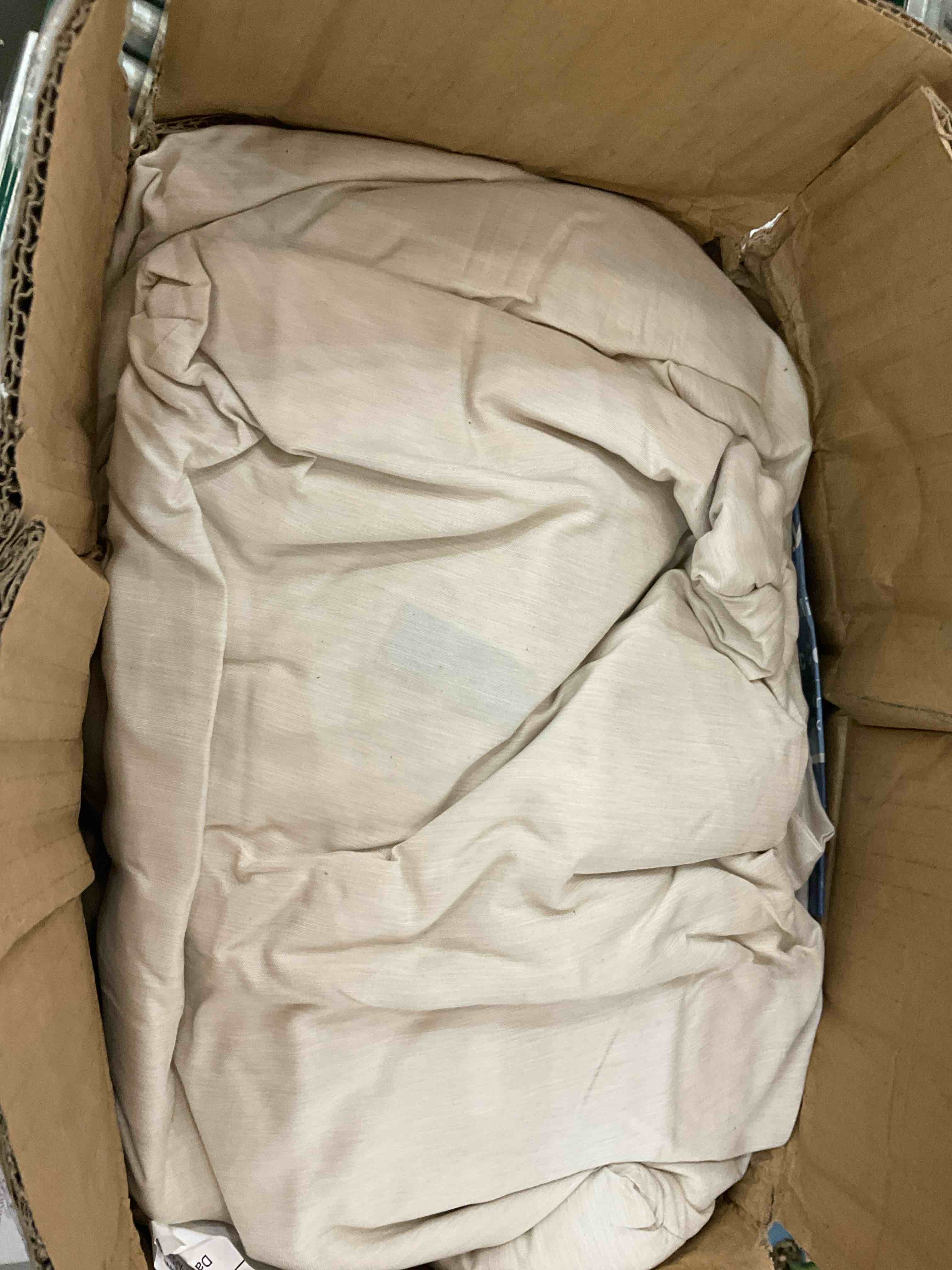 https://s3.amazonaws.com/lotting-images-prod/BargainHunt/EXS01667580_1718124719836.jpeg