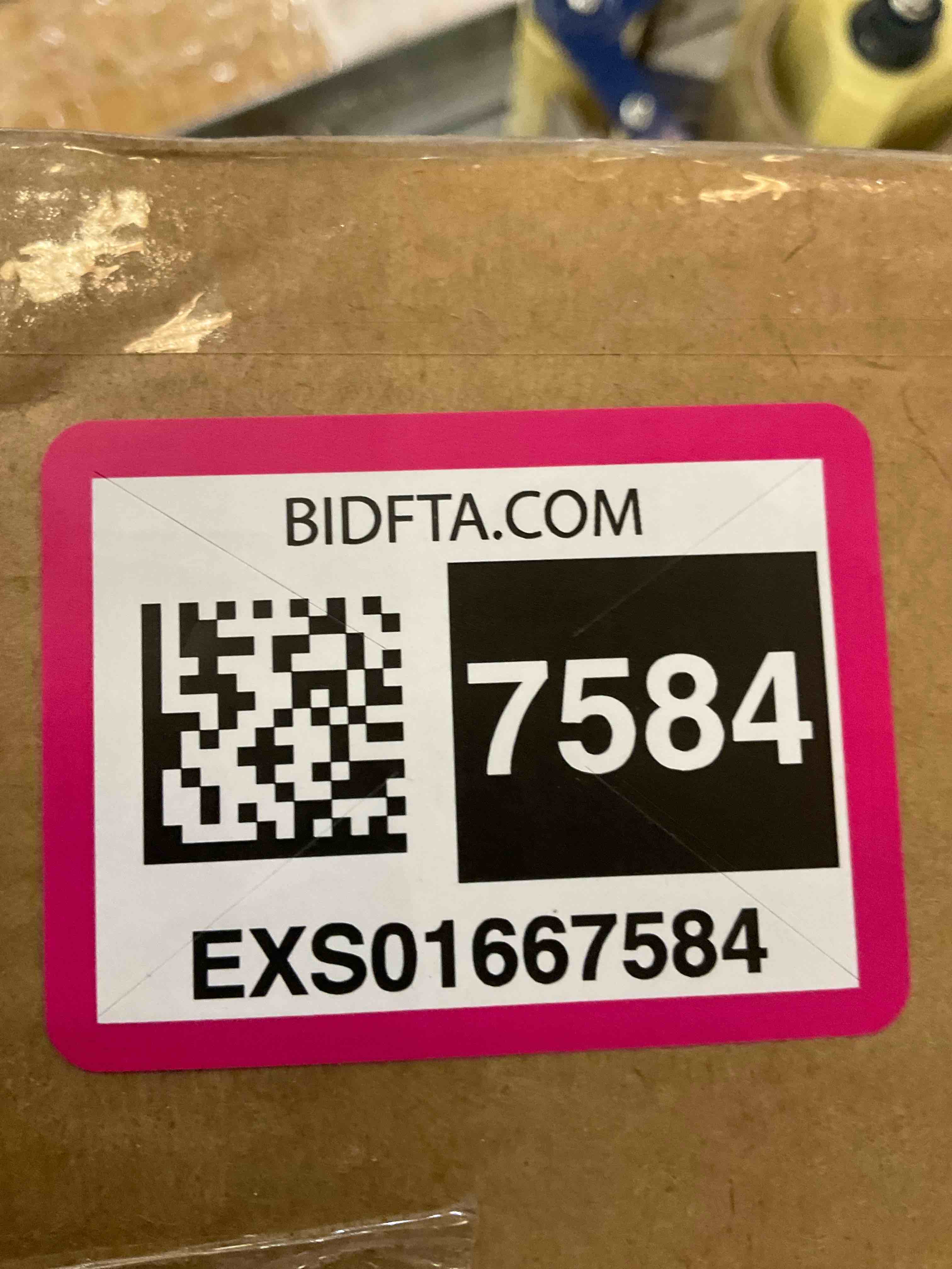 https://s3.amazonaws.com/lotting-images-prod/BargainHunt/EXS01667584_1718125739845.jpeg
