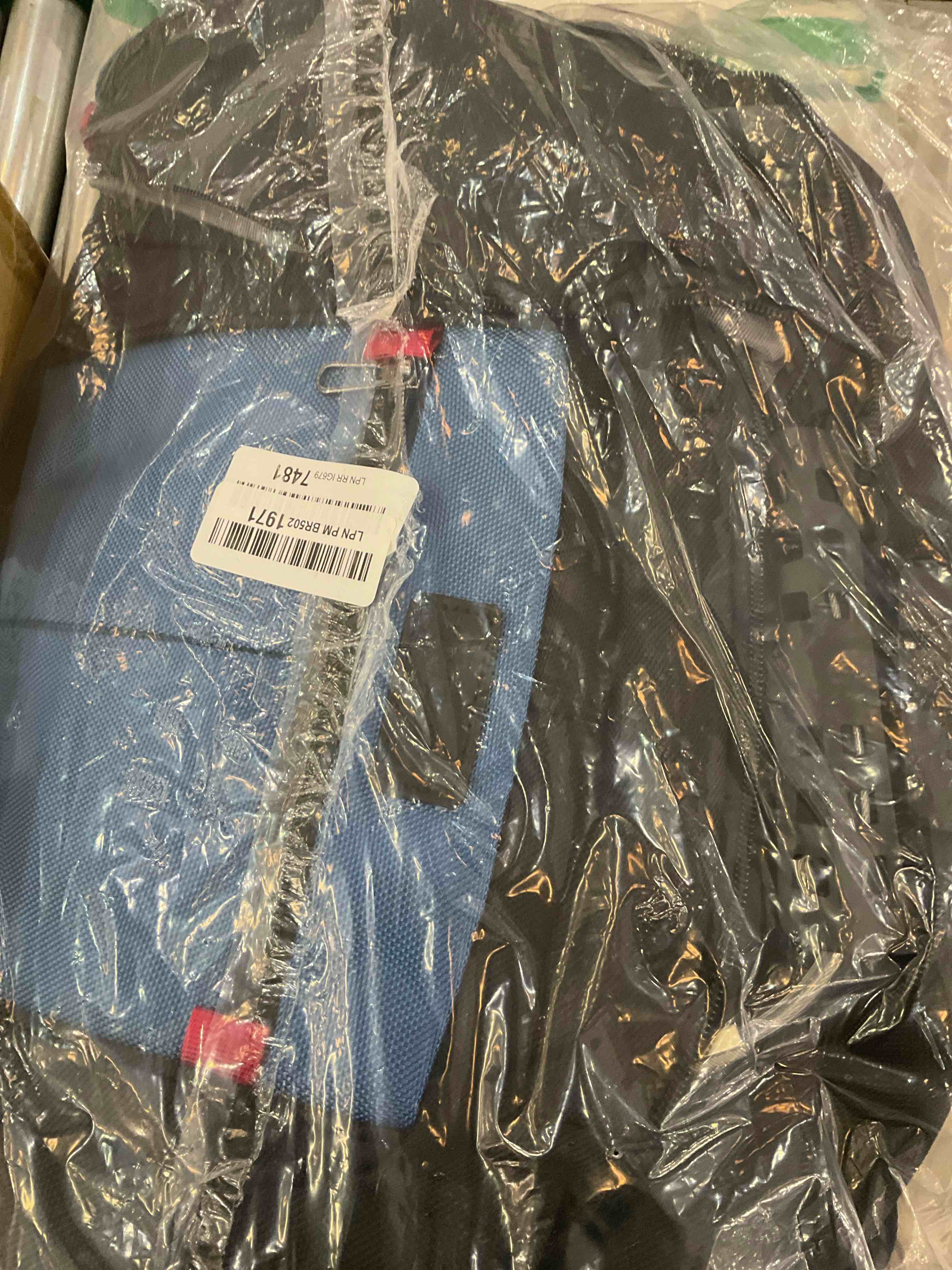 https://s3.amazonaws.com/lotting-images-prod/BargainHunt/EXS01667586_1718126040071.jpeg