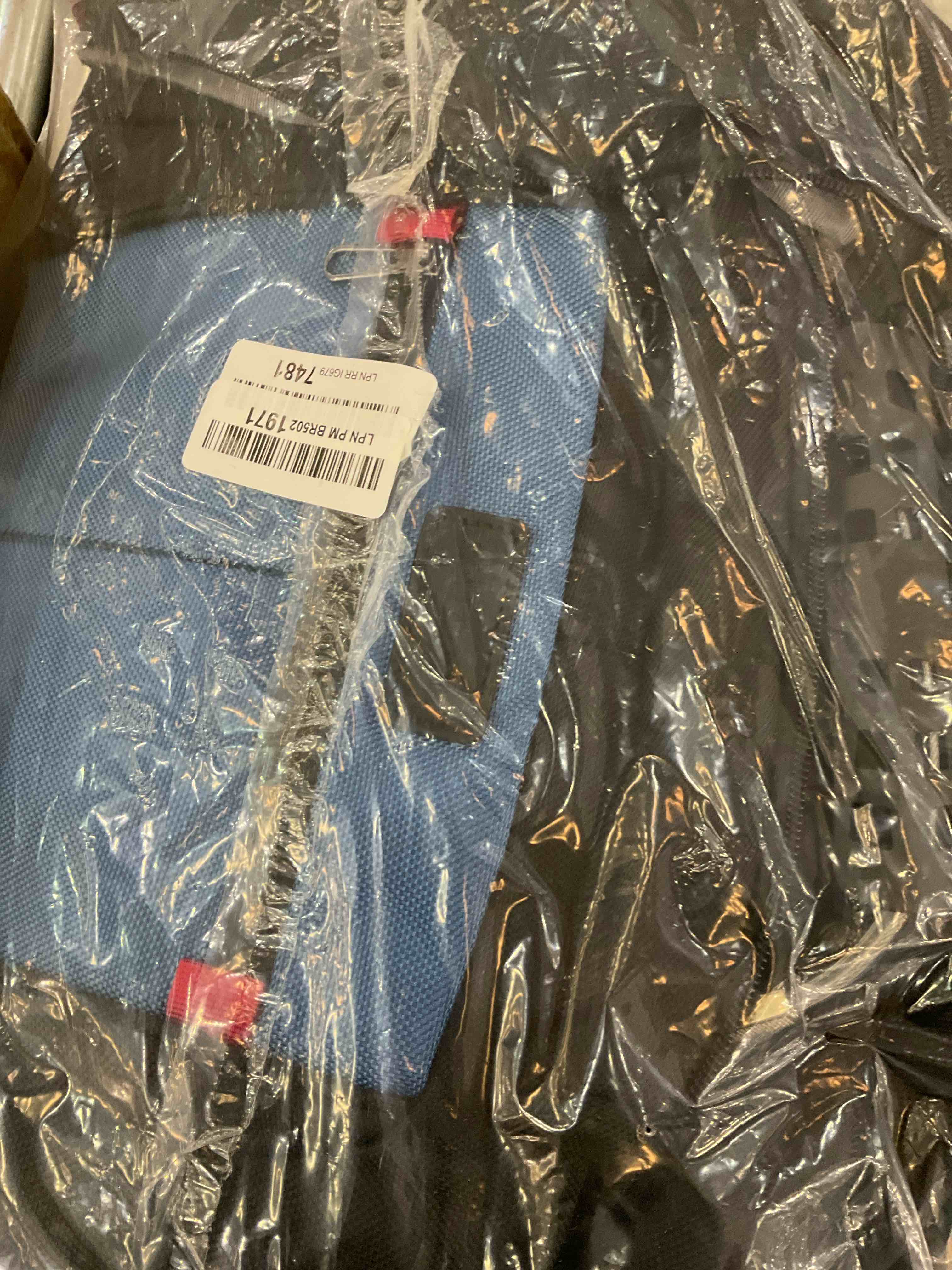 https://s3.amazonaws.com/lotting-images-prod/BargainHunt/EXS01667586_1718126041088.jpeg