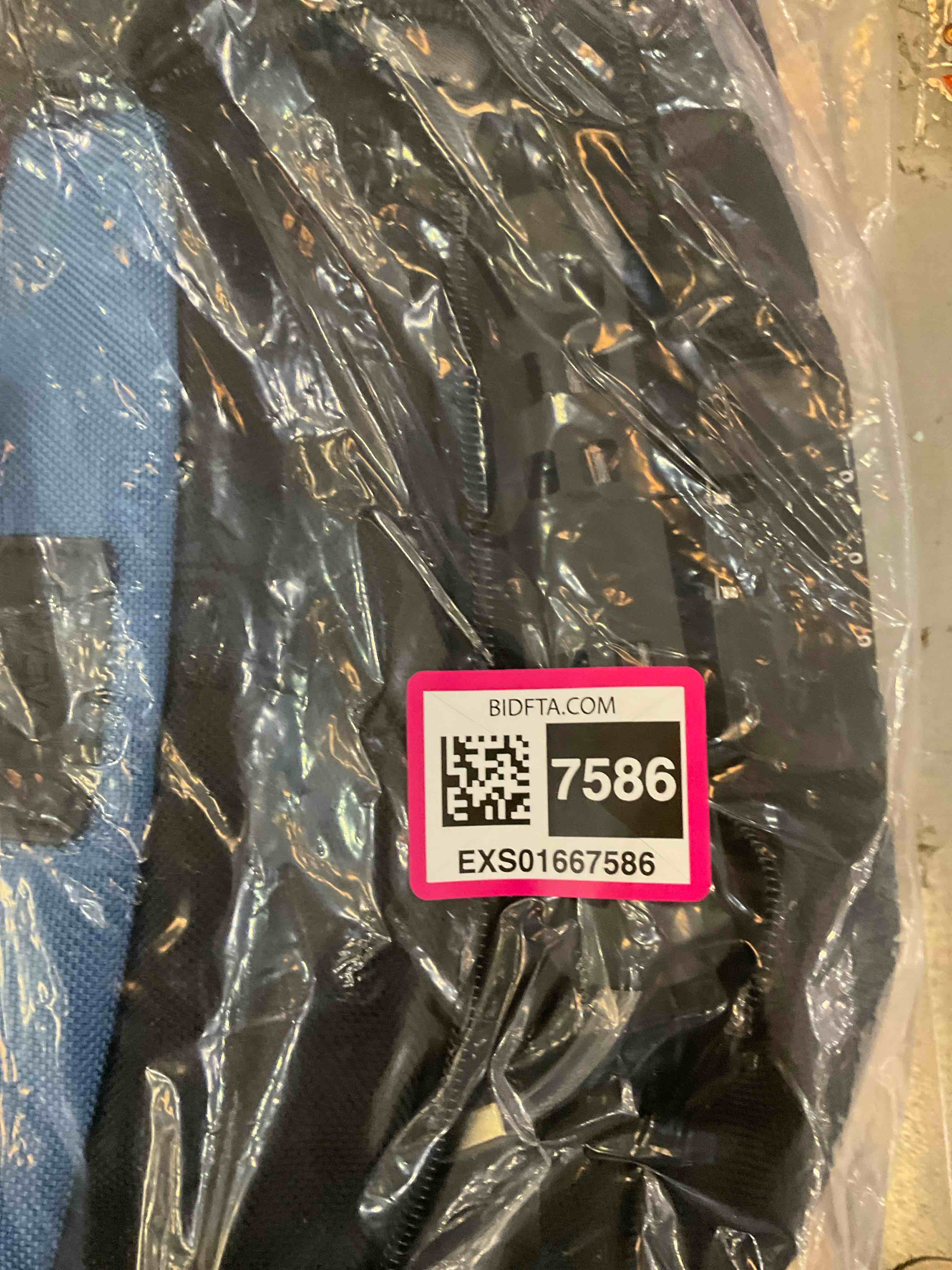https://s3.amazonaws.com/lotting-images-prod/BargainHunt/EXS01667586_1718126049545.jpeg
