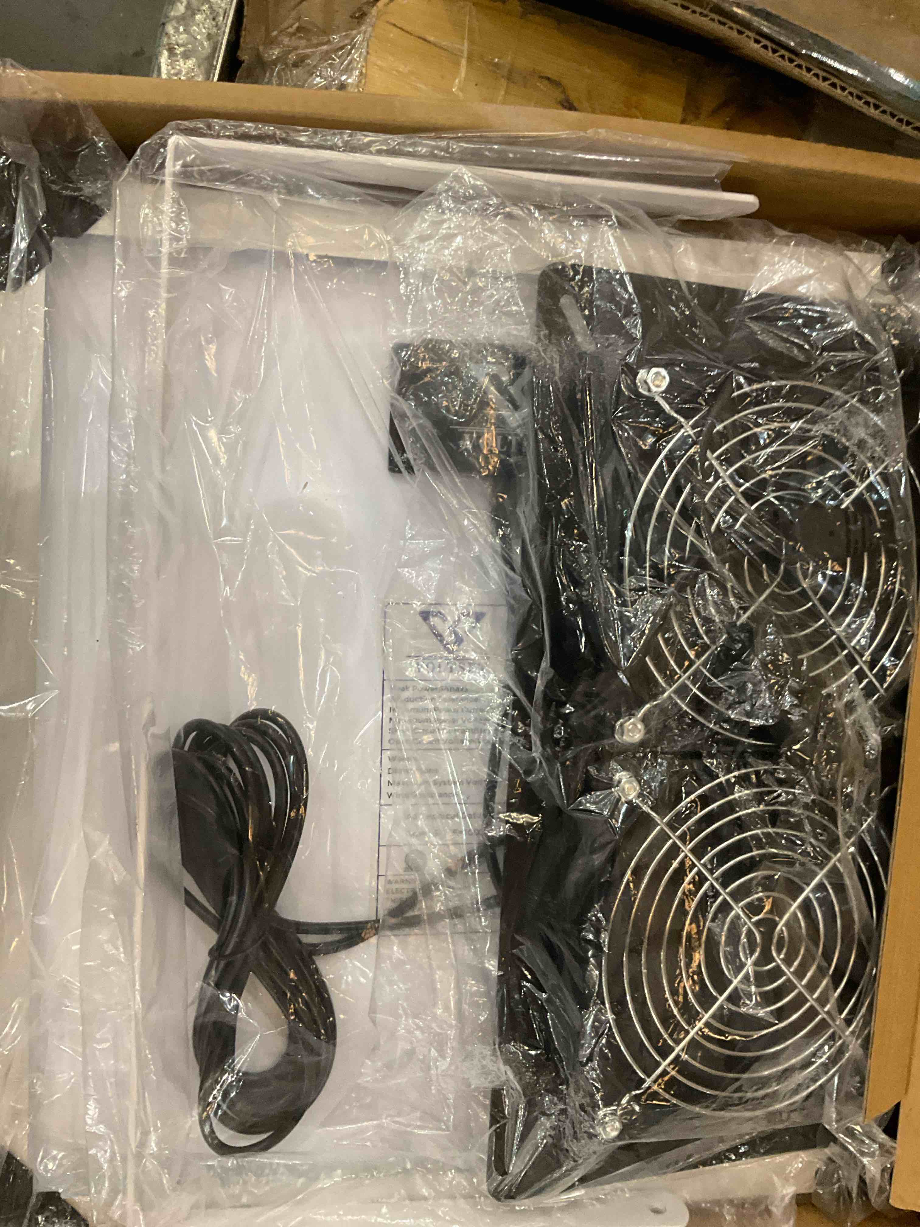 https://s3.amazonaws.com/lotting-images-prod/BargainHunt/EXS01667588_1718126361837.jpeg