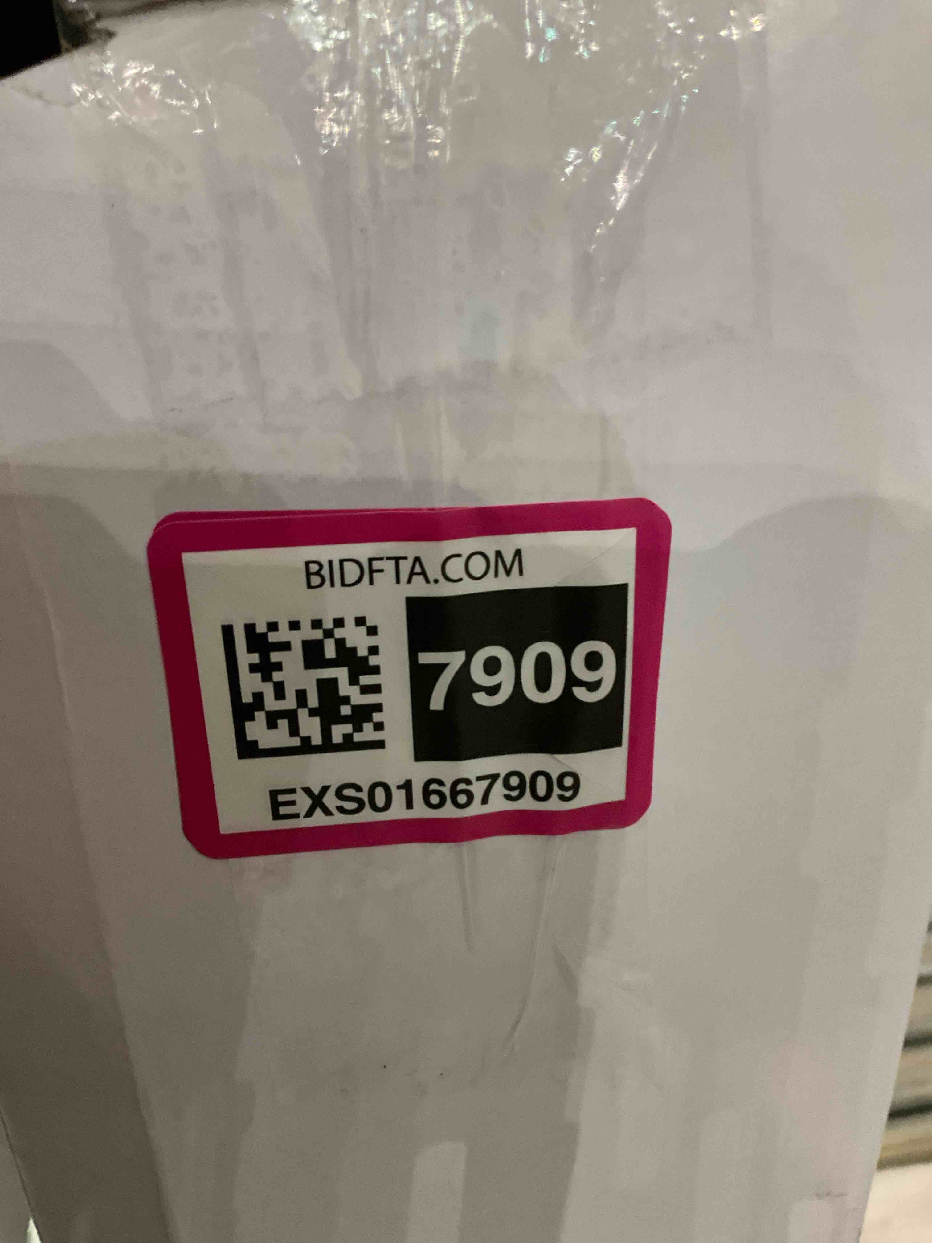 https://s3.amazonaws.com/lotting-images-prod/BargainHunt/EXS01667909_1718631455075.jpeg