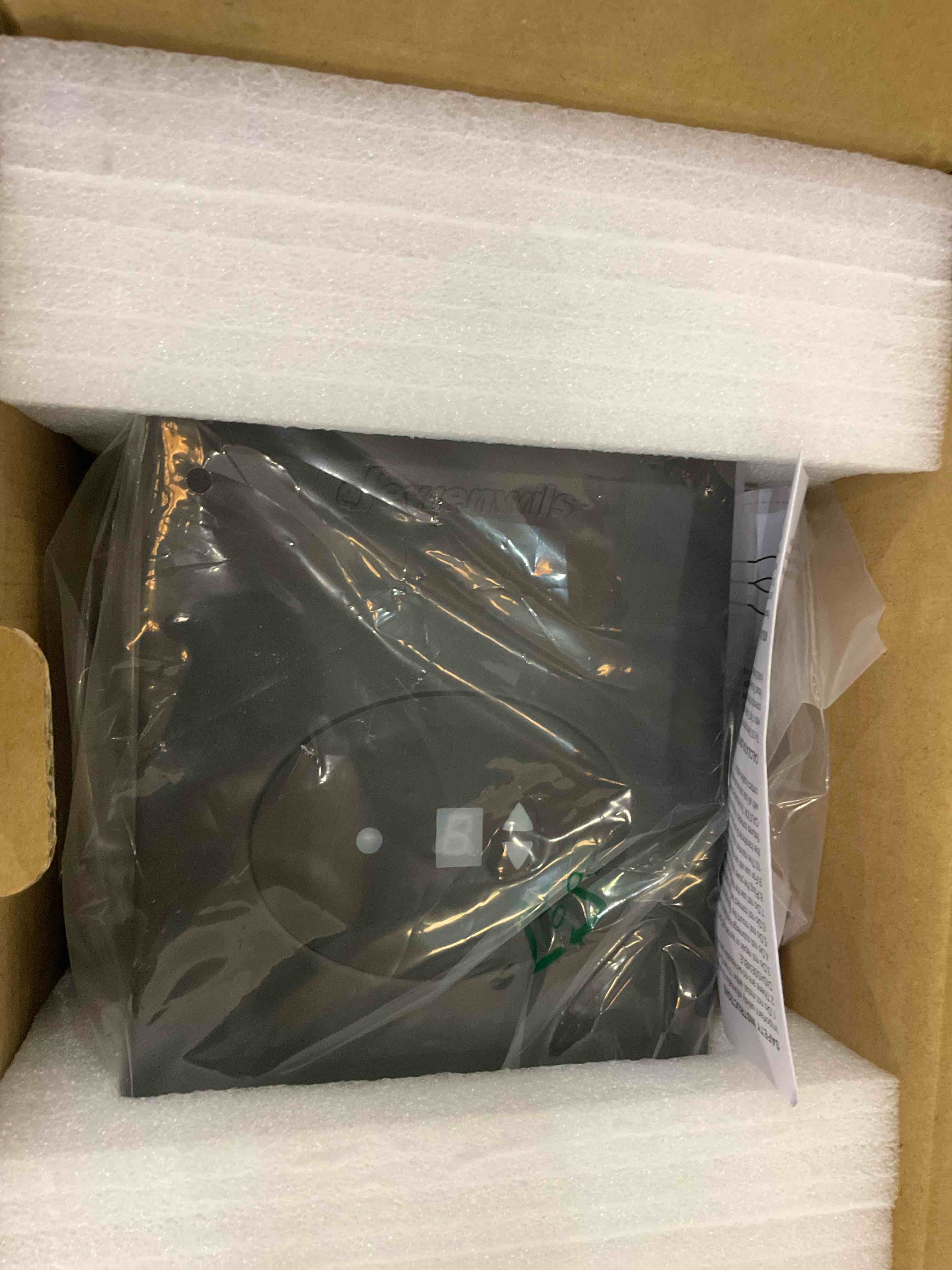 https://s3.amazonaws.com/lotting-images-prod/BargainHunt/EXS01667917_1718632586650.jpeg