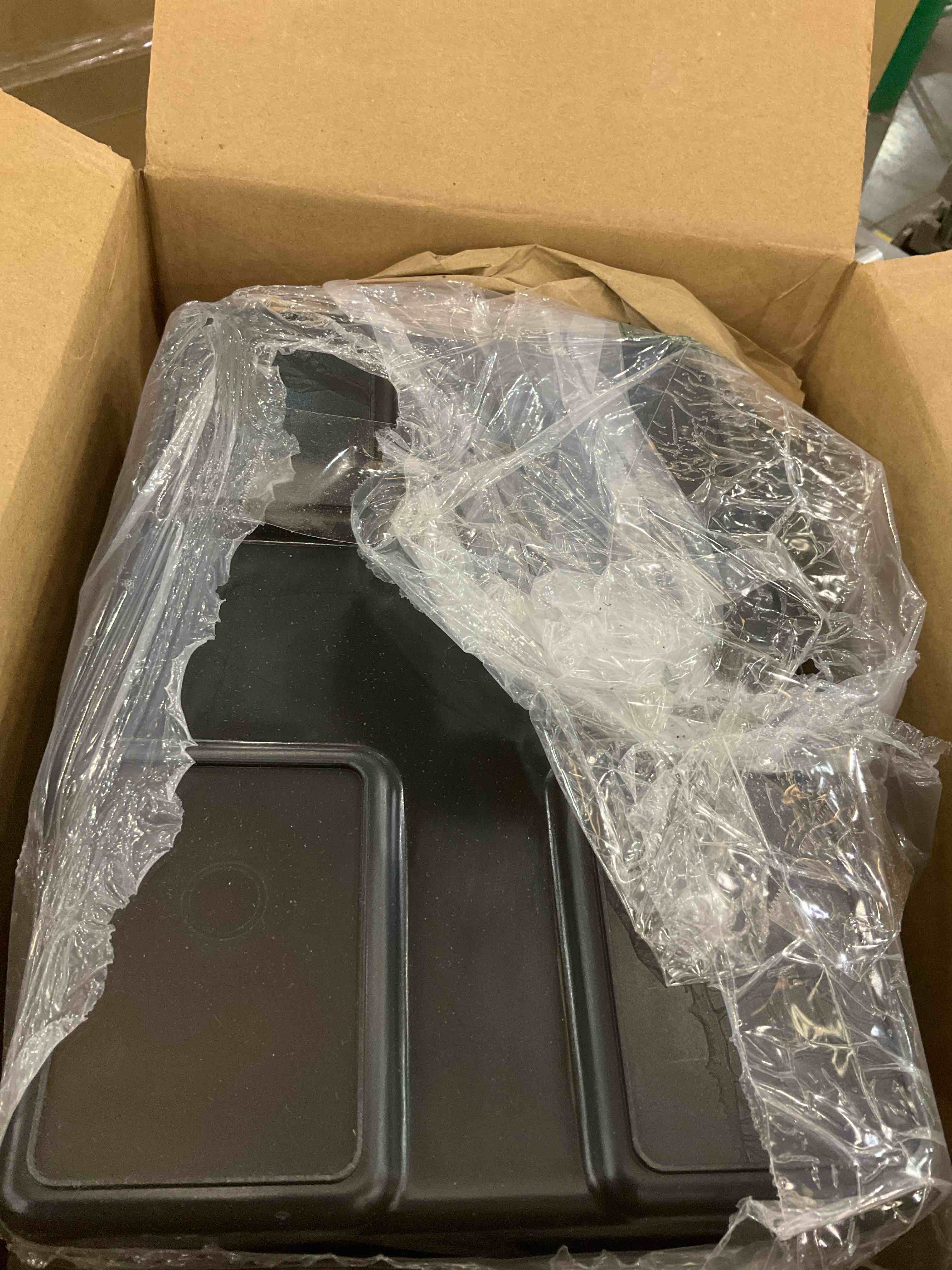 https://s3.amazonaws.com/lotting-images-prod/BargainHunt/EXS01668263_1718886941568.jpeg