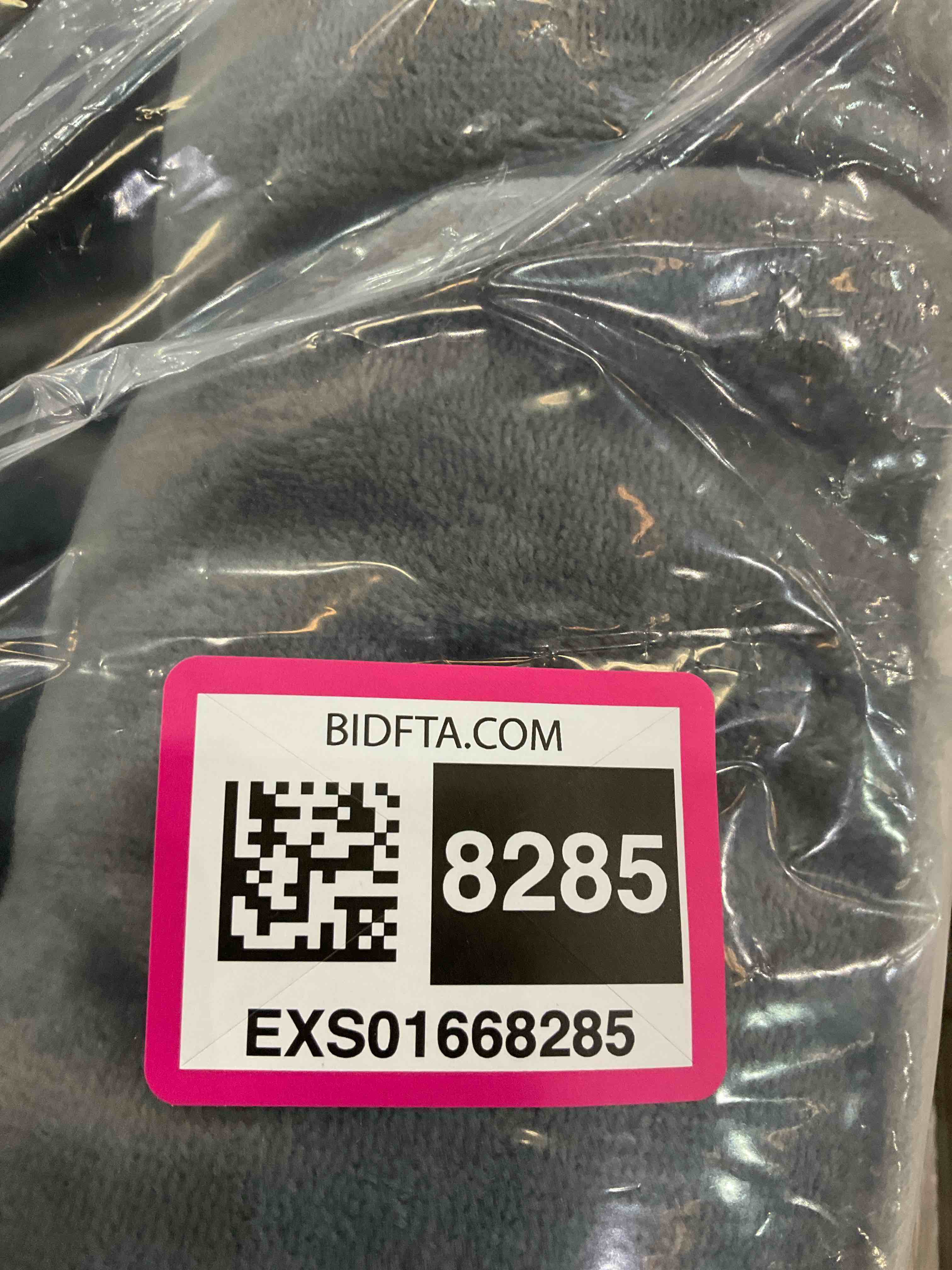 https://s3.amazonaws.com/lotting-images-prod/BargainHunt/EXS01668285_1718891735949.jpeg