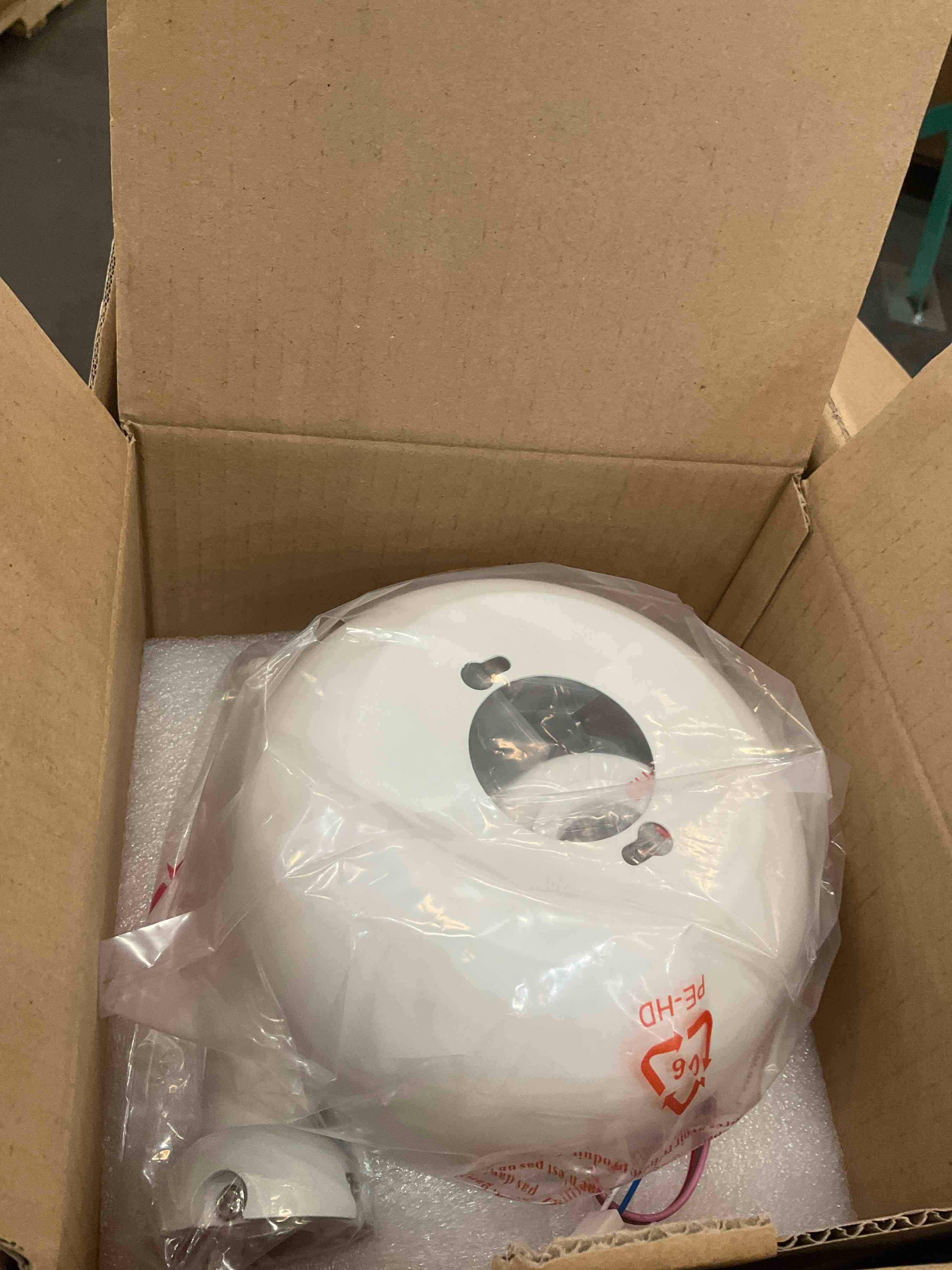 https://s3.amazonaws.com/lotting-images-prod/BargainHunt/EXS01668349_1718905639321.jpeg