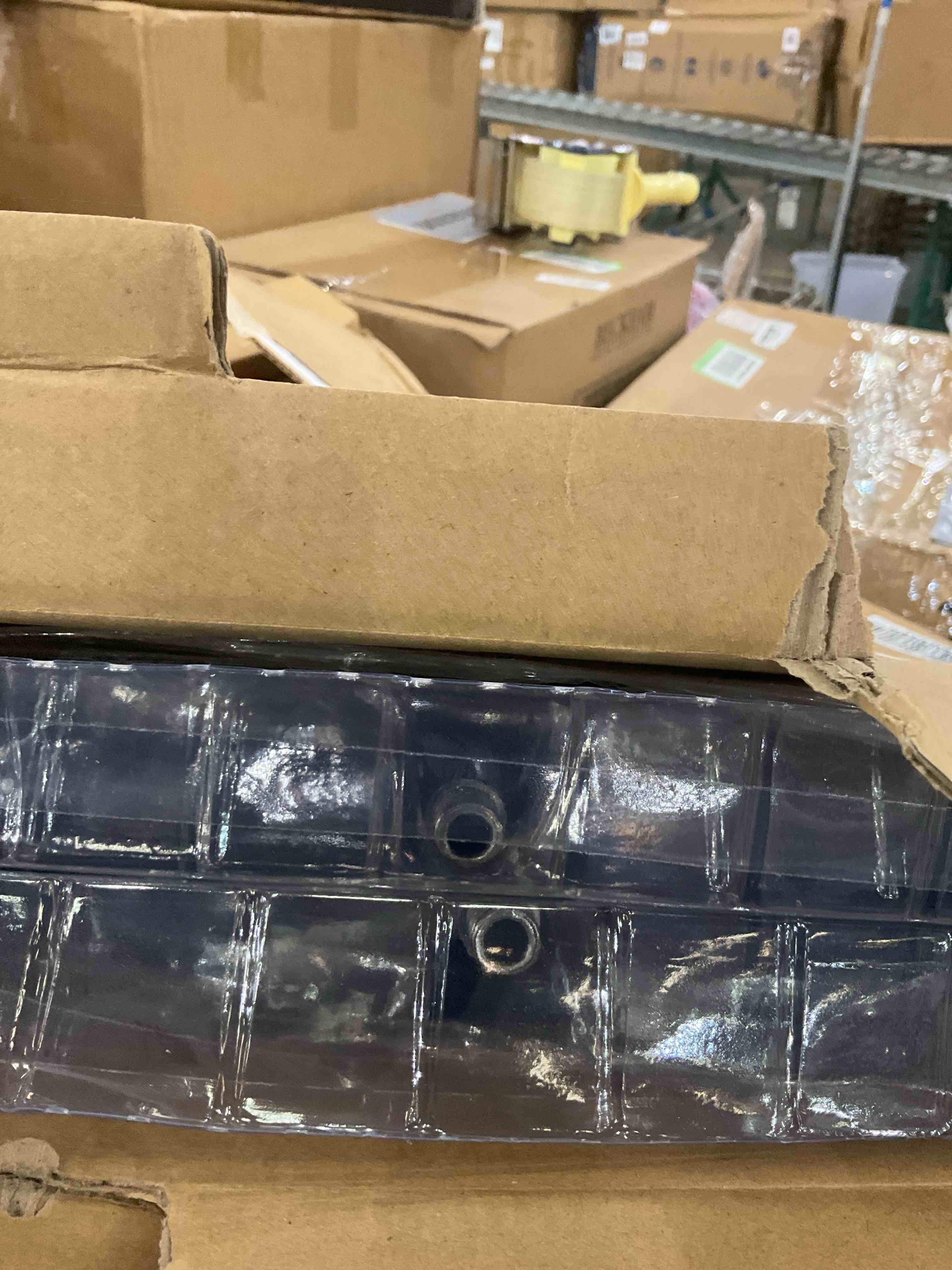 https://s3.amazonaws.com/lotting-images-prod/BargainHunt/EXS01668418_1718980702911.jpeg
