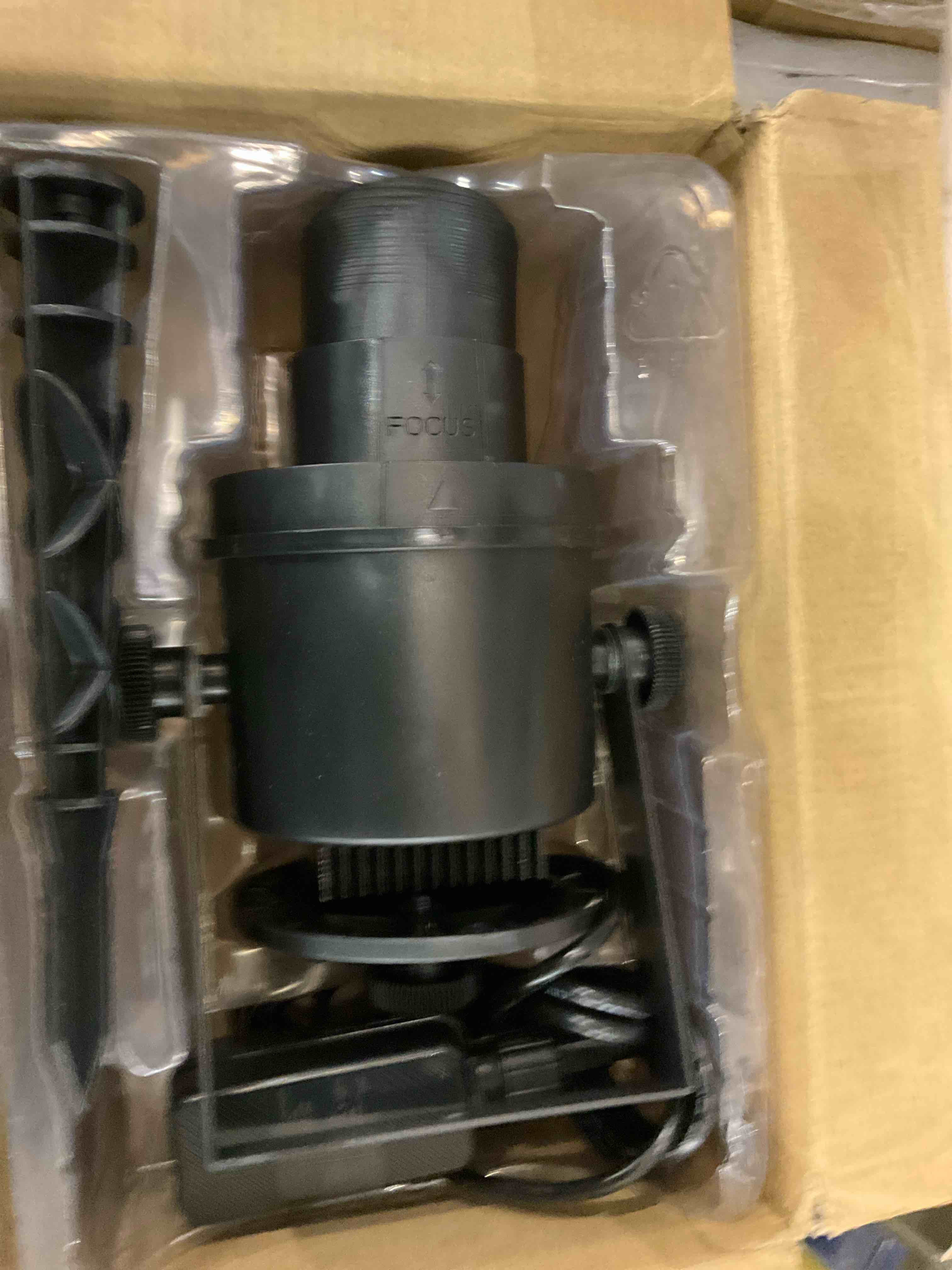 https://s3.amazonaws.com/lotting-images-prod/BargainHunt/EXS01668853_1719410019658.jpeg