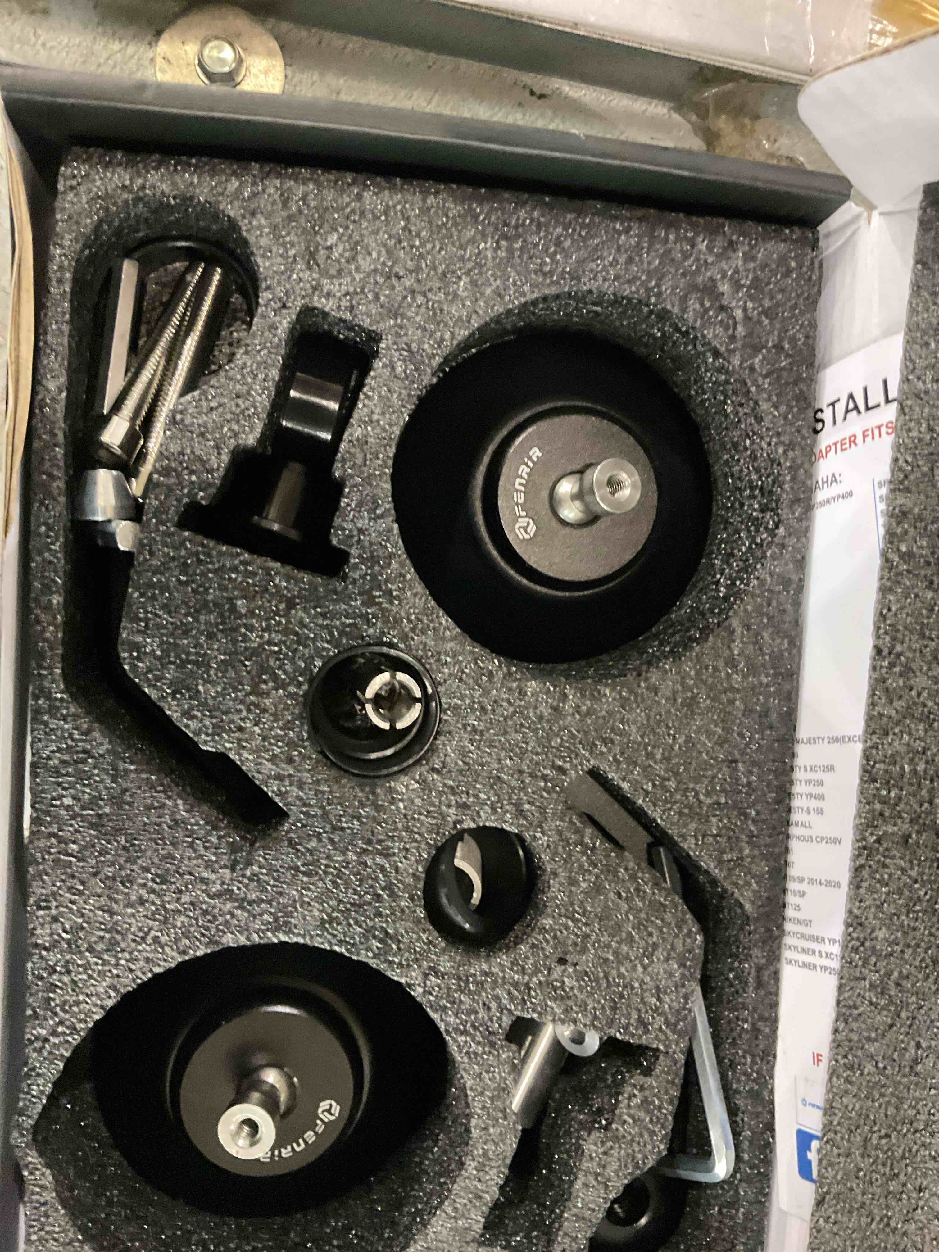 https://s3.amazonaws.com/lotting-images-prod/BargainHunt/EXS01668963_1719489589713.jpeg