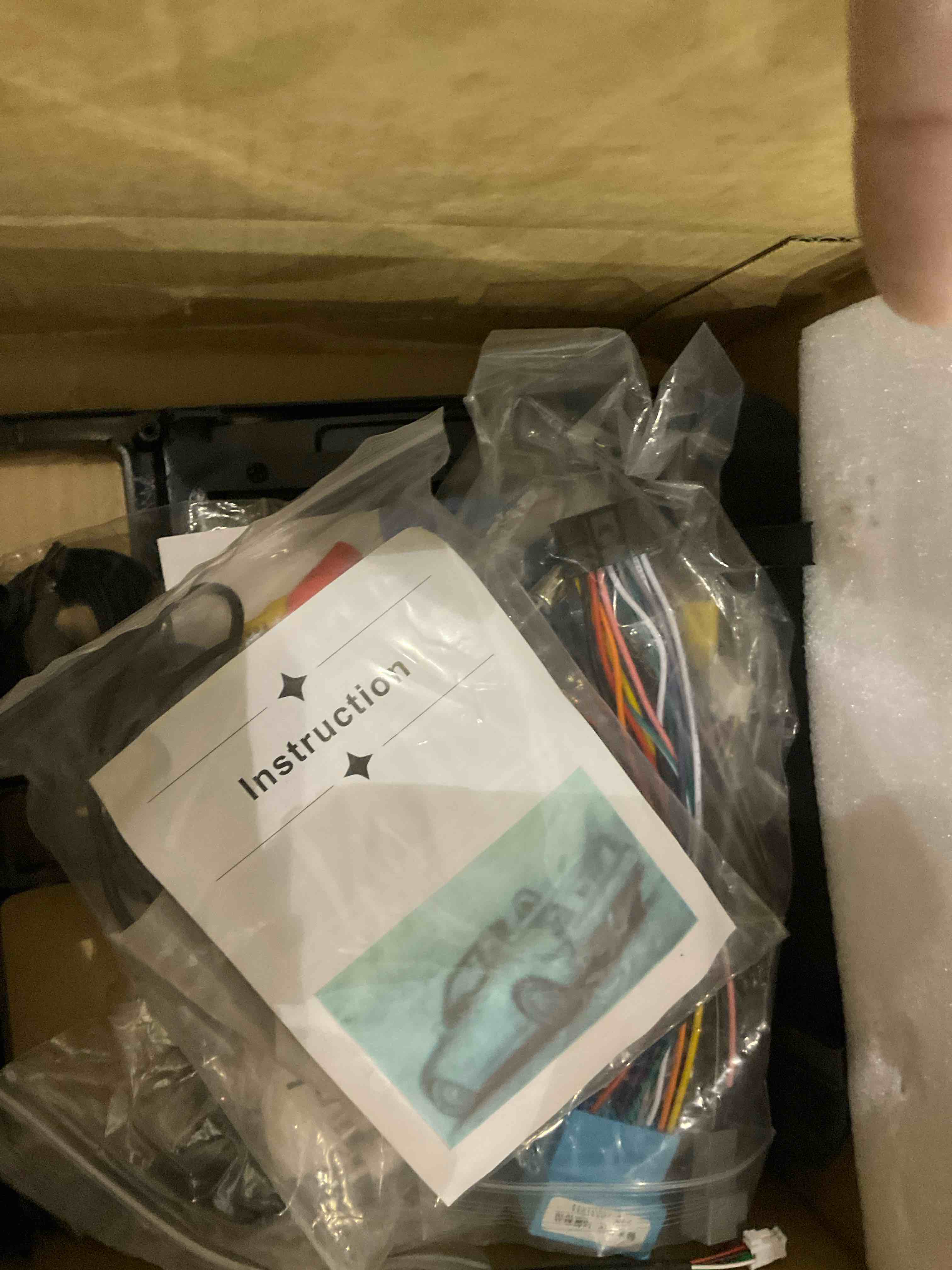 https://s3.amazonaws.com/lotting-images-prod/BargainHunt/EXS01668968_1719490450717.jpeg