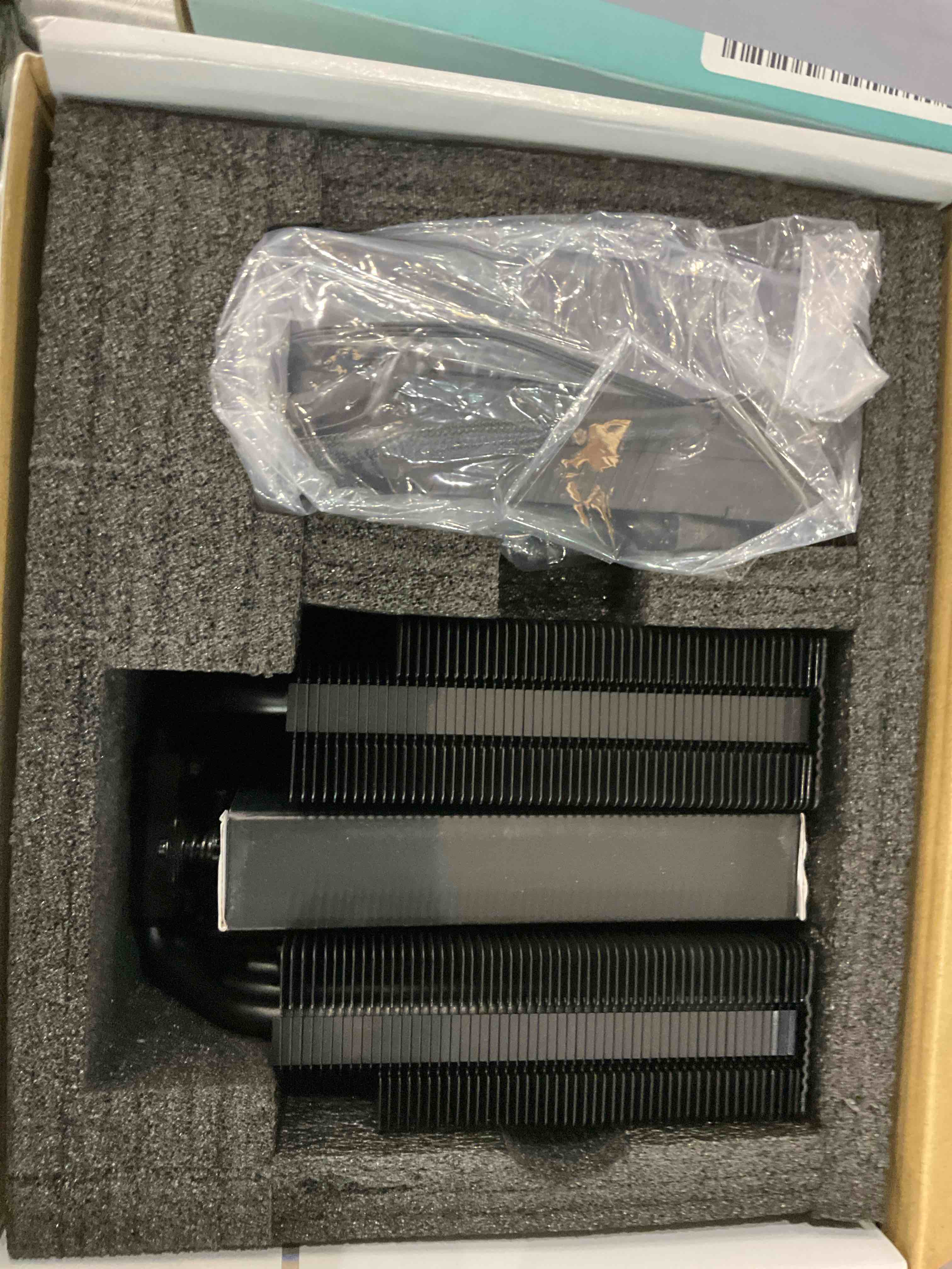 https://s3.amazonaws.com/lotting-images-prod/BargainHunt/EXS01668985_1719495237877.jpeg