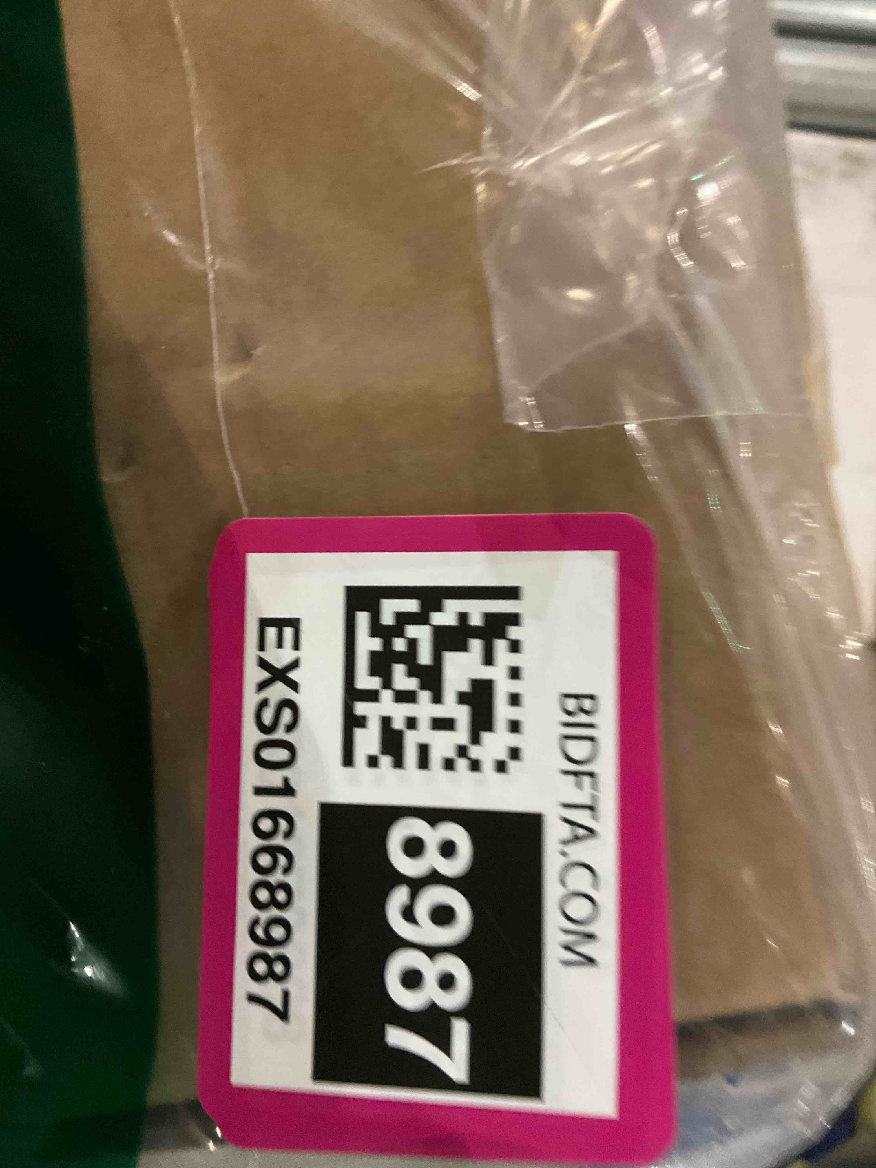 https://s3.amazonaws.com/lotting-images-prod/BargainHunt/EXS01668987_1719495554366.jpeg