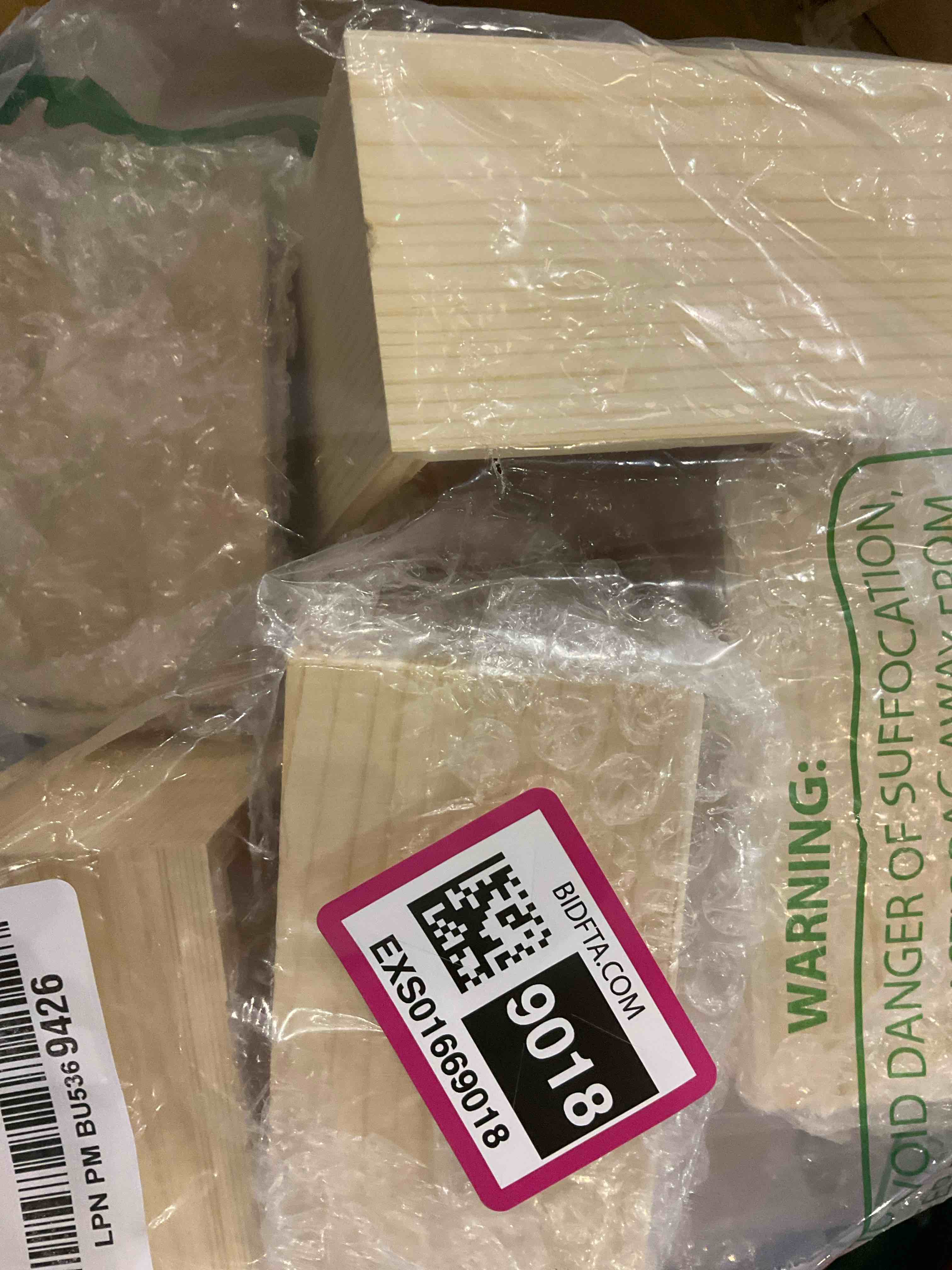 https://s3.amazonaws.com/lotting-images-prod/BargainHunt/EXS01669018_1718713187872.jpeg
