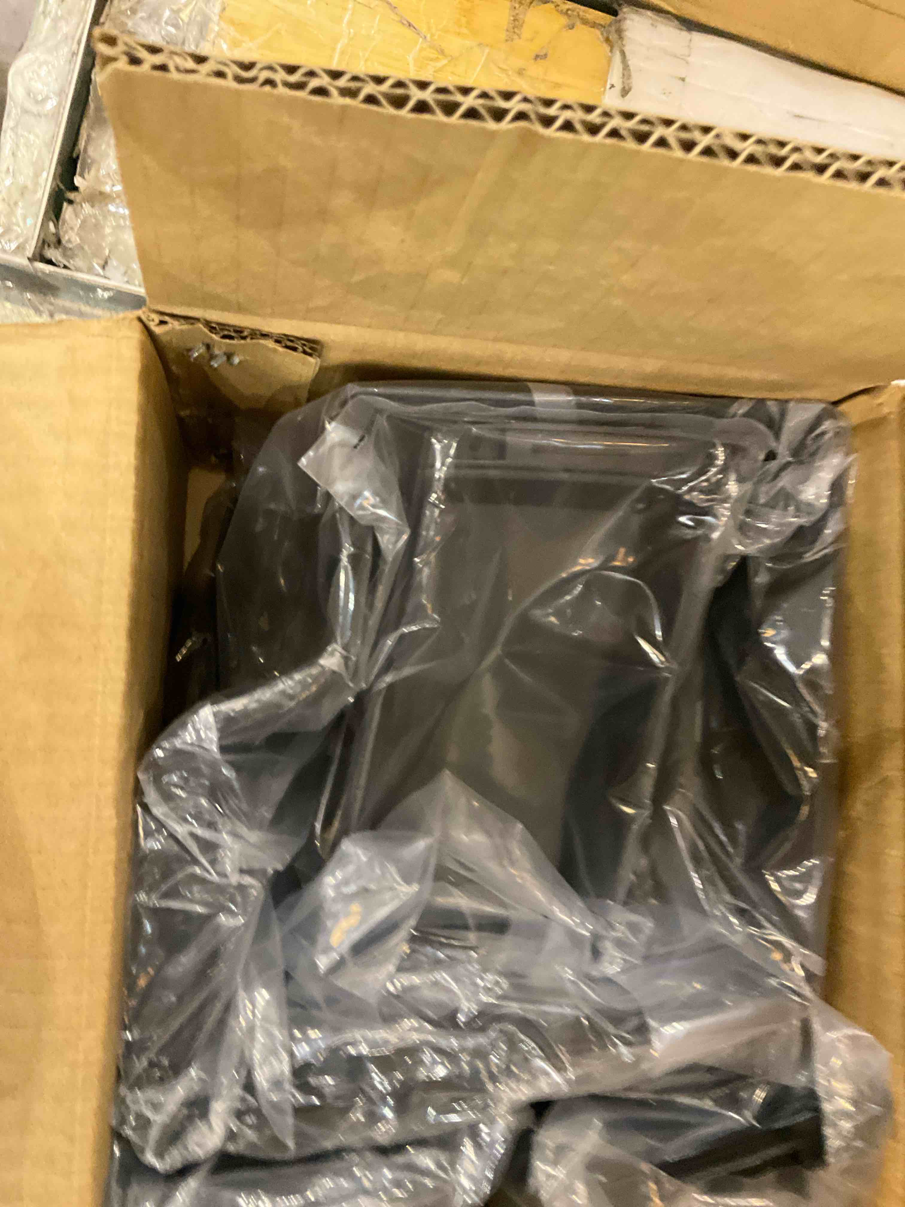 https://s3.amazonaws.com/lotting-images-prod/BargainHunt/EXS01669089_1718729253896.jpeg