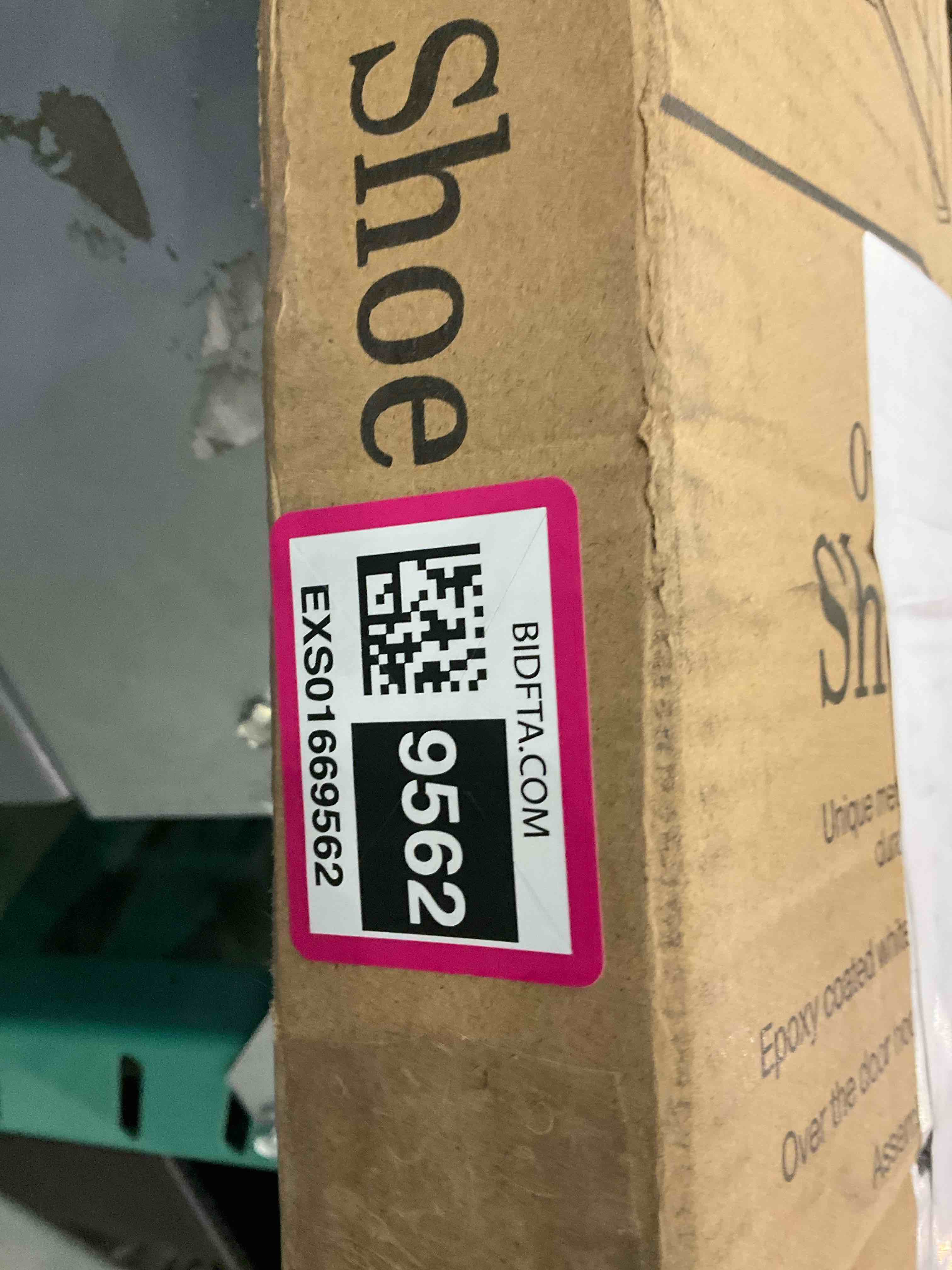 https://s3.amazonaws.com/lotting-images-prod/BargainHunt/EXS01669562_1722434760304.jpeg