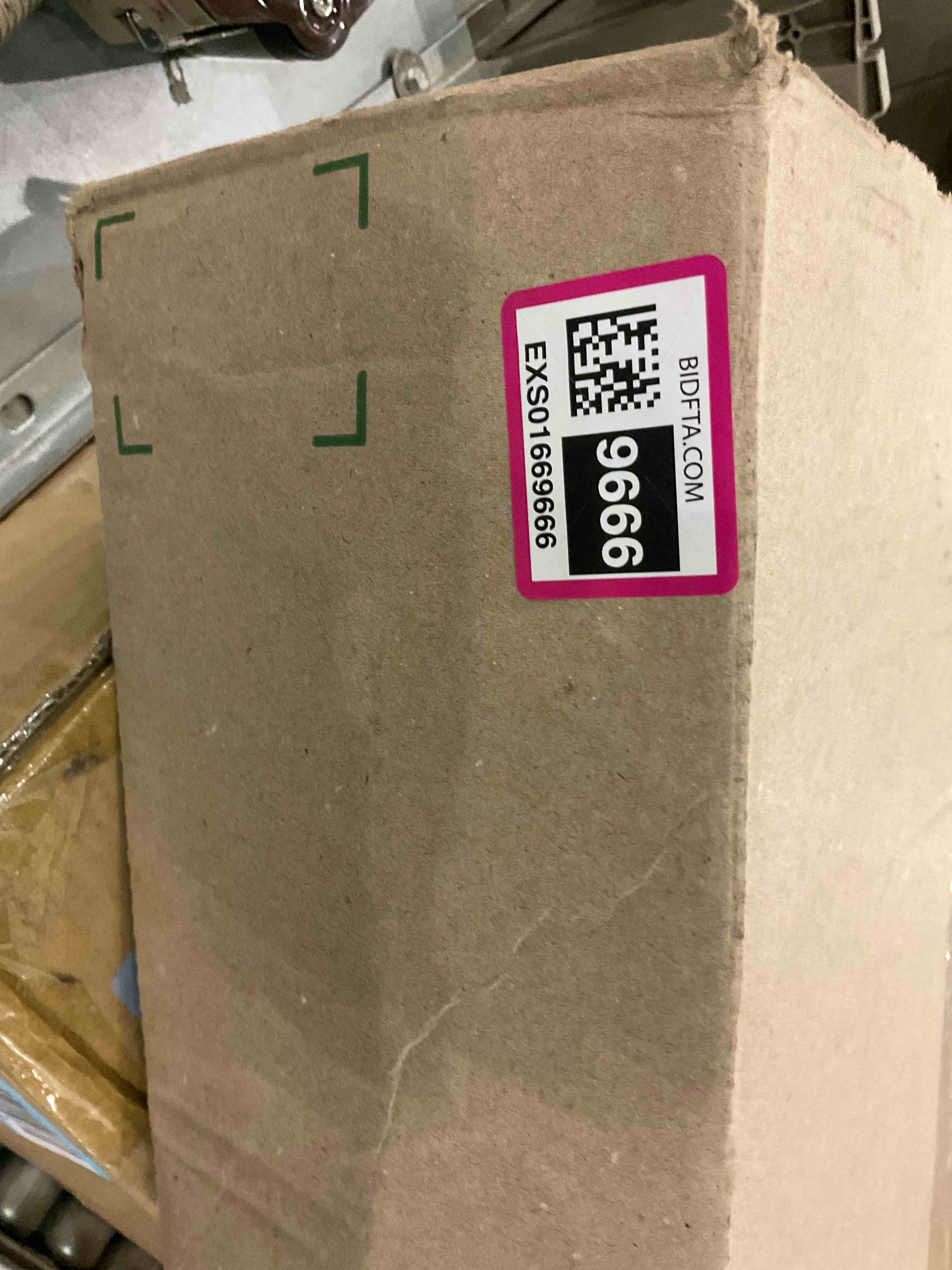https://s3.amazonaws.com/lotting-images-prod/BargainHunt/EXS01669666_1722598410556.jpeg