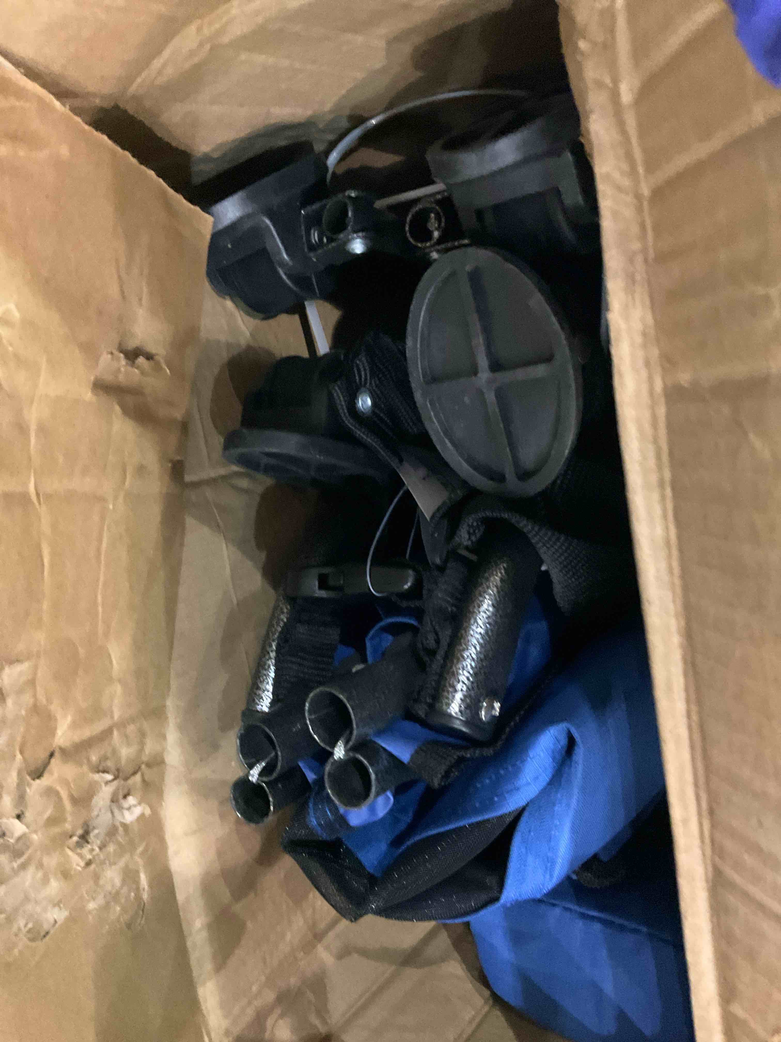 https://s3.amazonaws.com/lotting-images-prod/BargainHunt/EXS01669674_1722600305444.jpeg