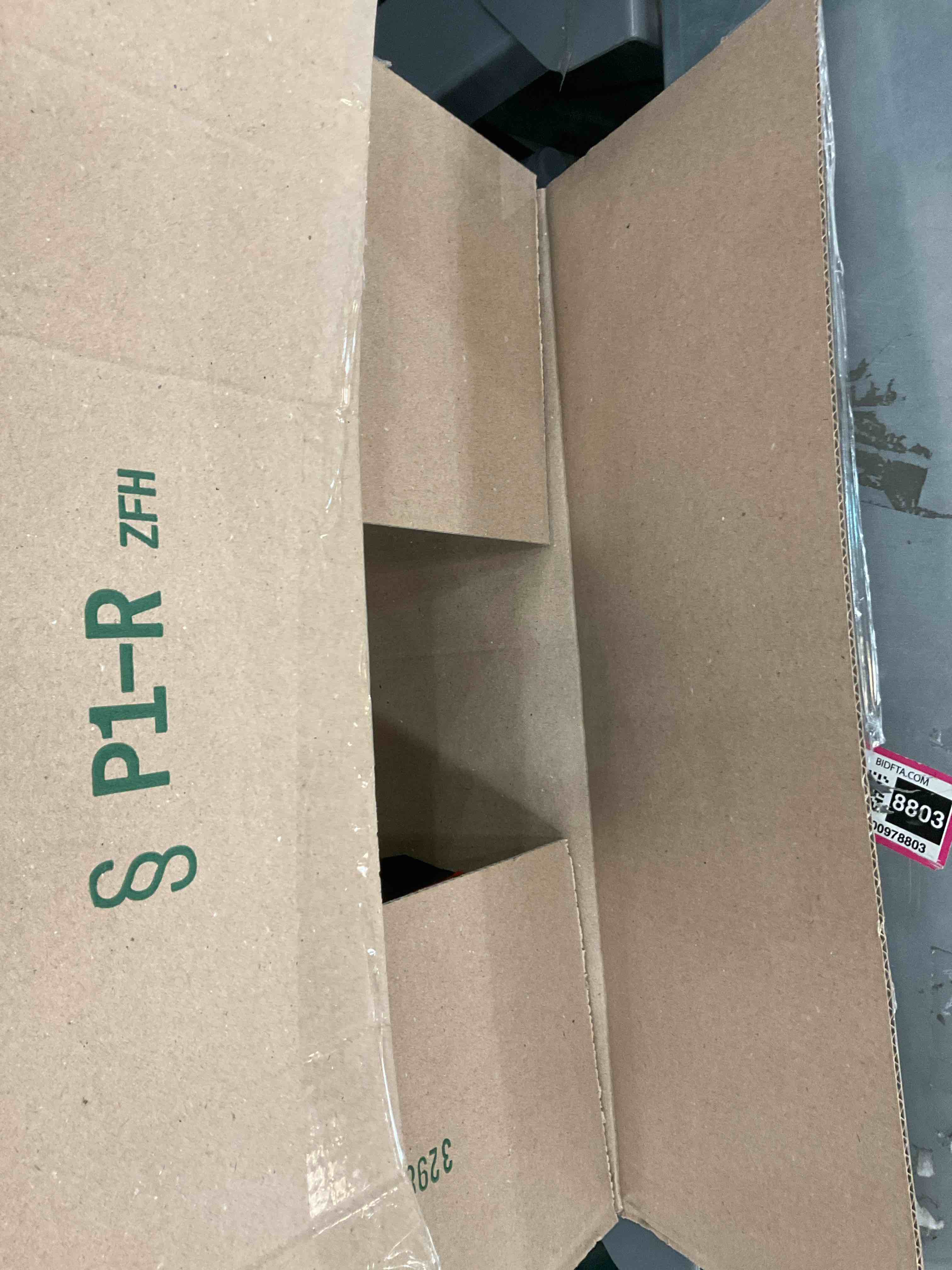 https://s3.amazonaws.com/lotting-images-prod/BargainHunt/EXS01669737_1722624780807.jpeg
