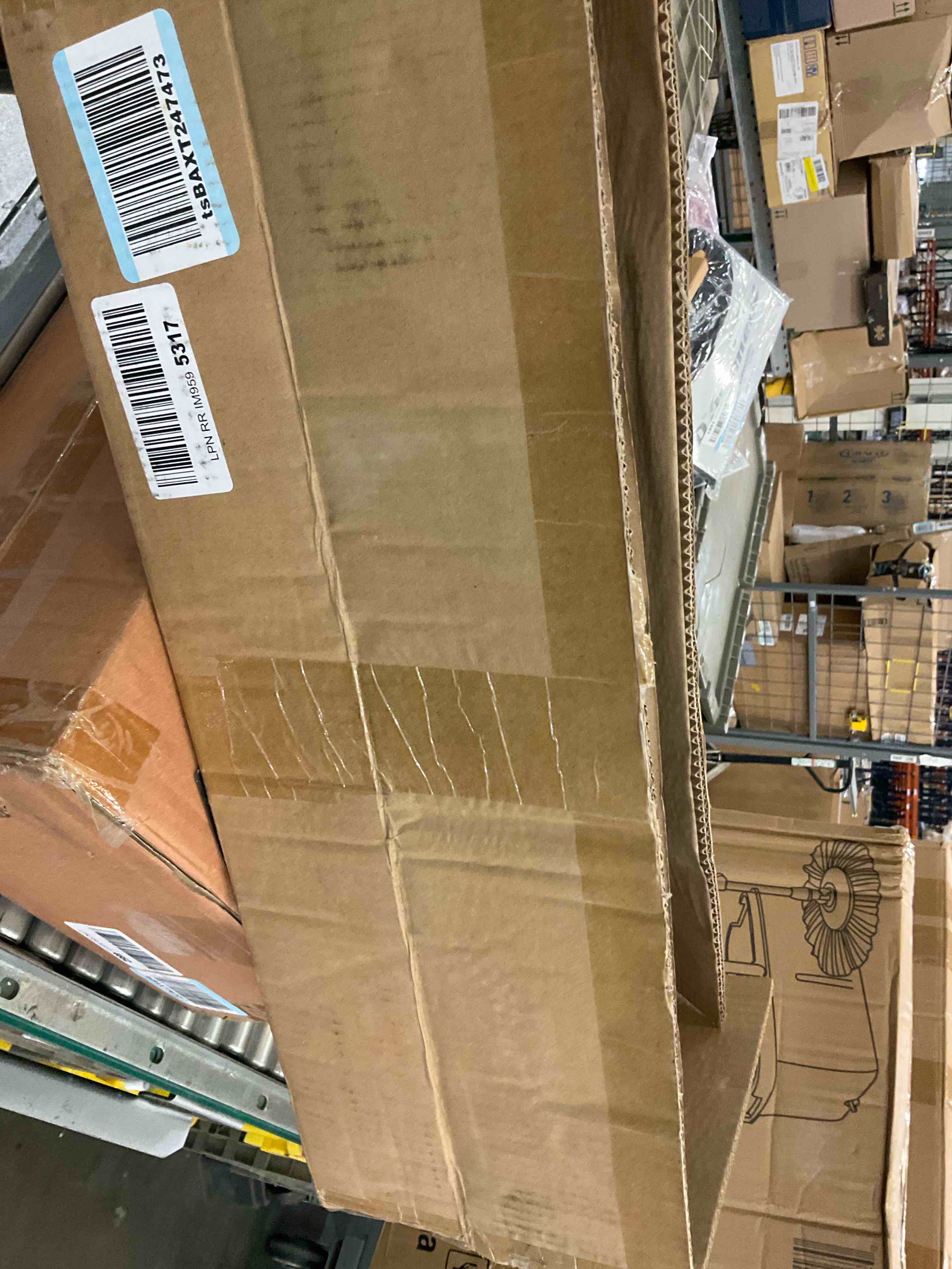 https://s3.amazonaws.com/lotting-images-prod/BargainHunt/EXS01669792_1722870579188.jpeg