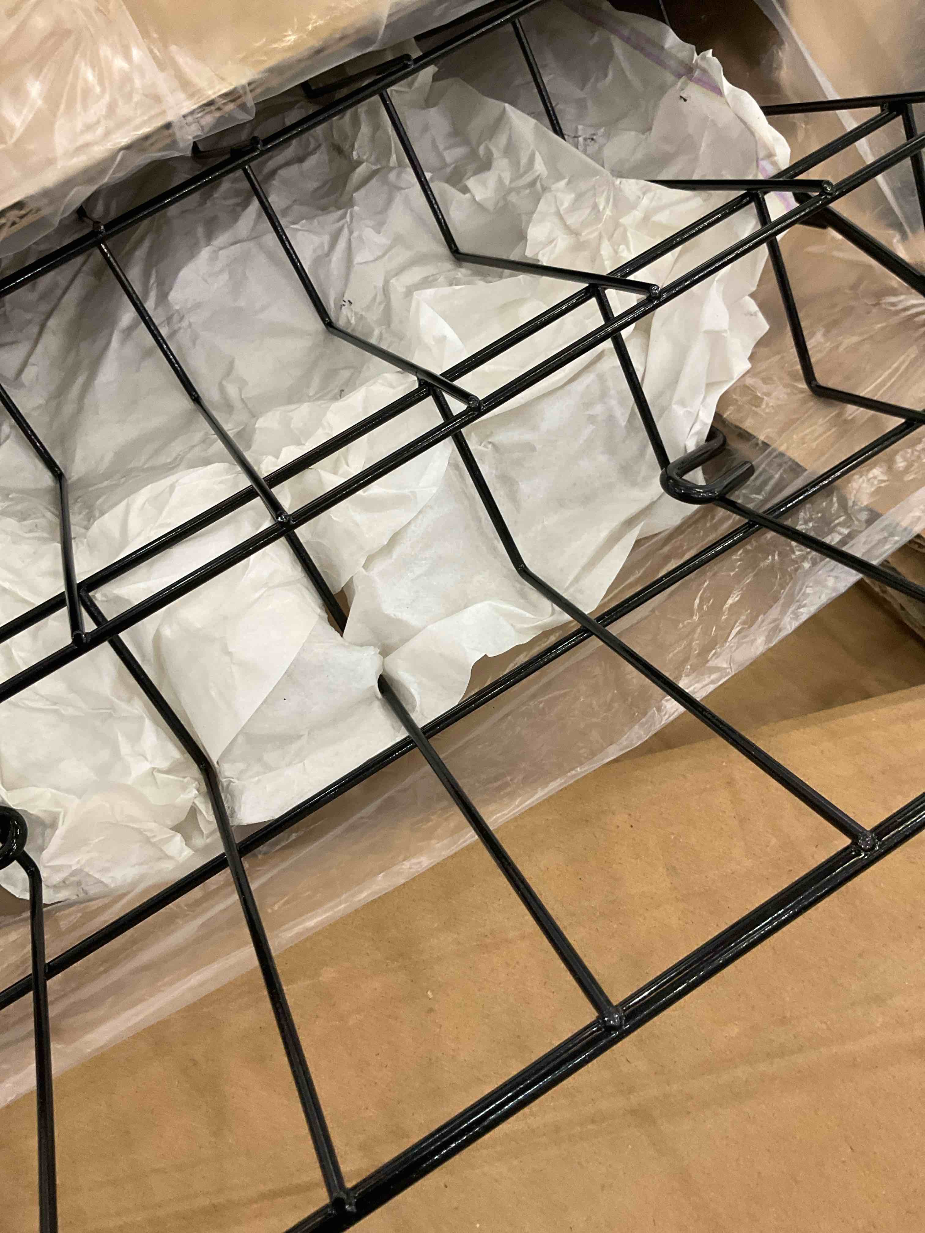 https://s3.amazonaws.com/lotting-images-prod/BargainHunt/EXS01669906_1722969909110.jpeg