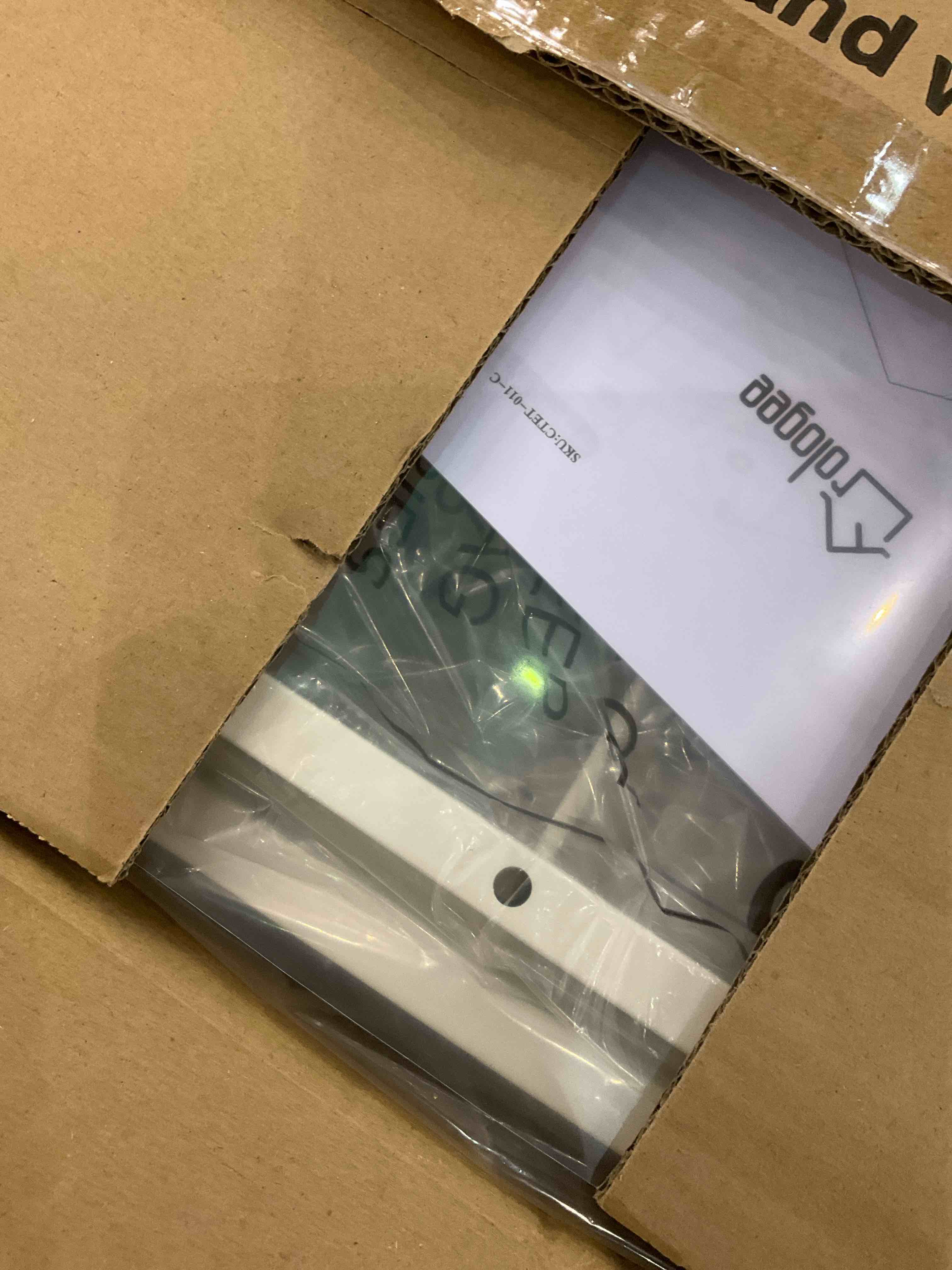 https://s3.amazonaws.com/lotting-images-prod/BargainHunt/EXS01670228_1713786215908.jpeg