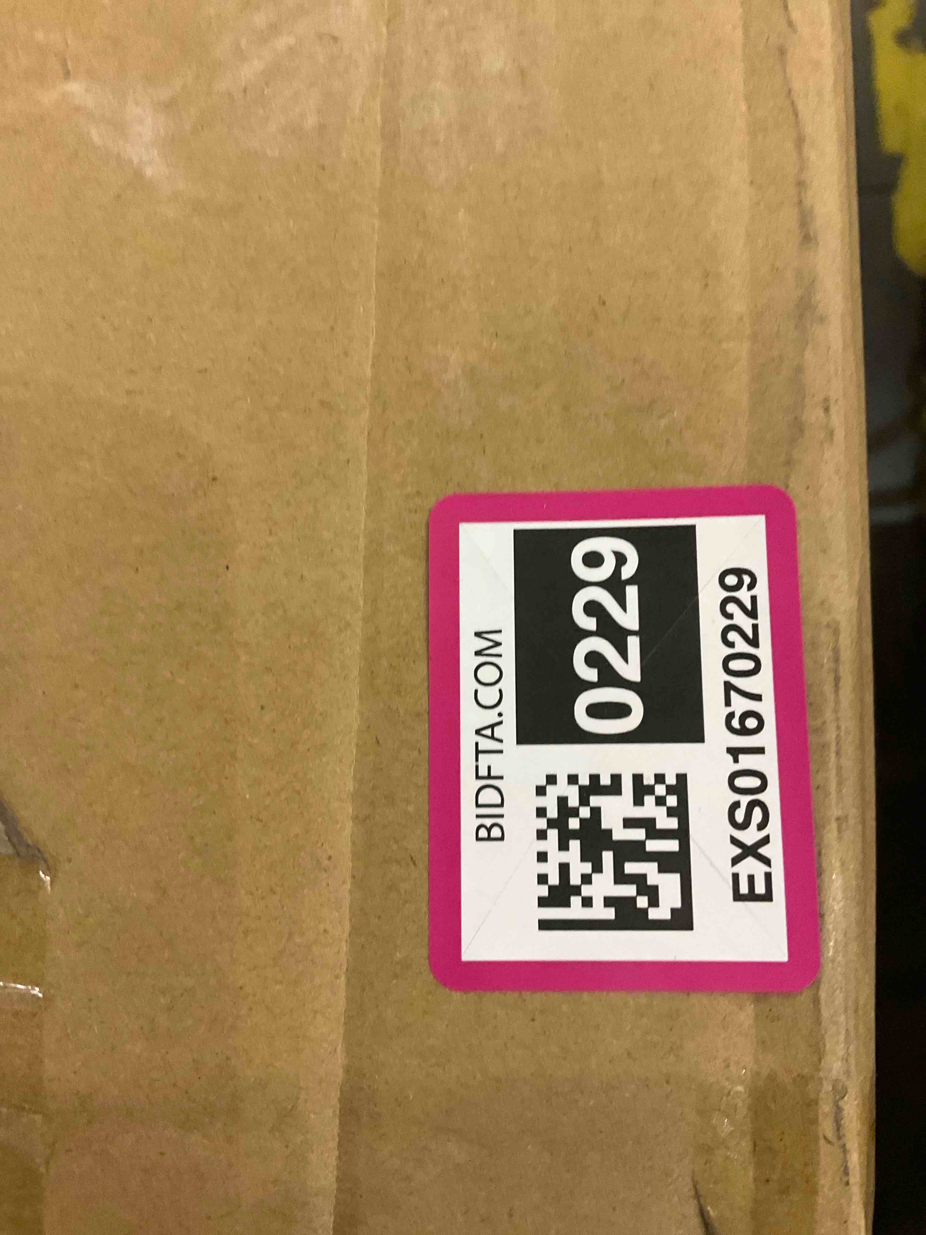 https://s3.amazonaws.com/lotting-images-prod/BargainHunt/EXS01670229_1713786656742.jpeg