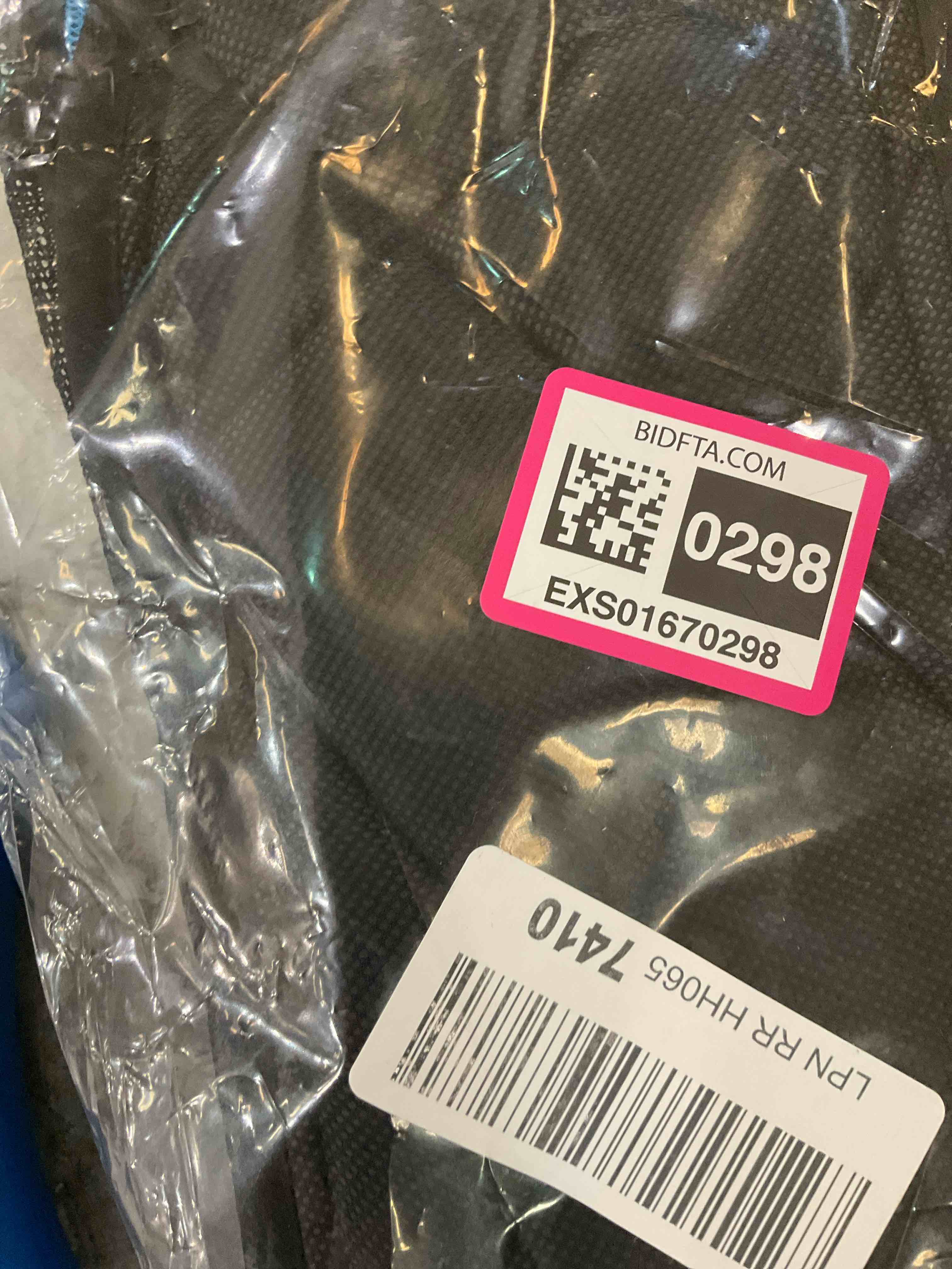 https://s3.amazonaws.com/lotting-images-prod/BargainHunt/EXS01670298_1713806114889.jpeg