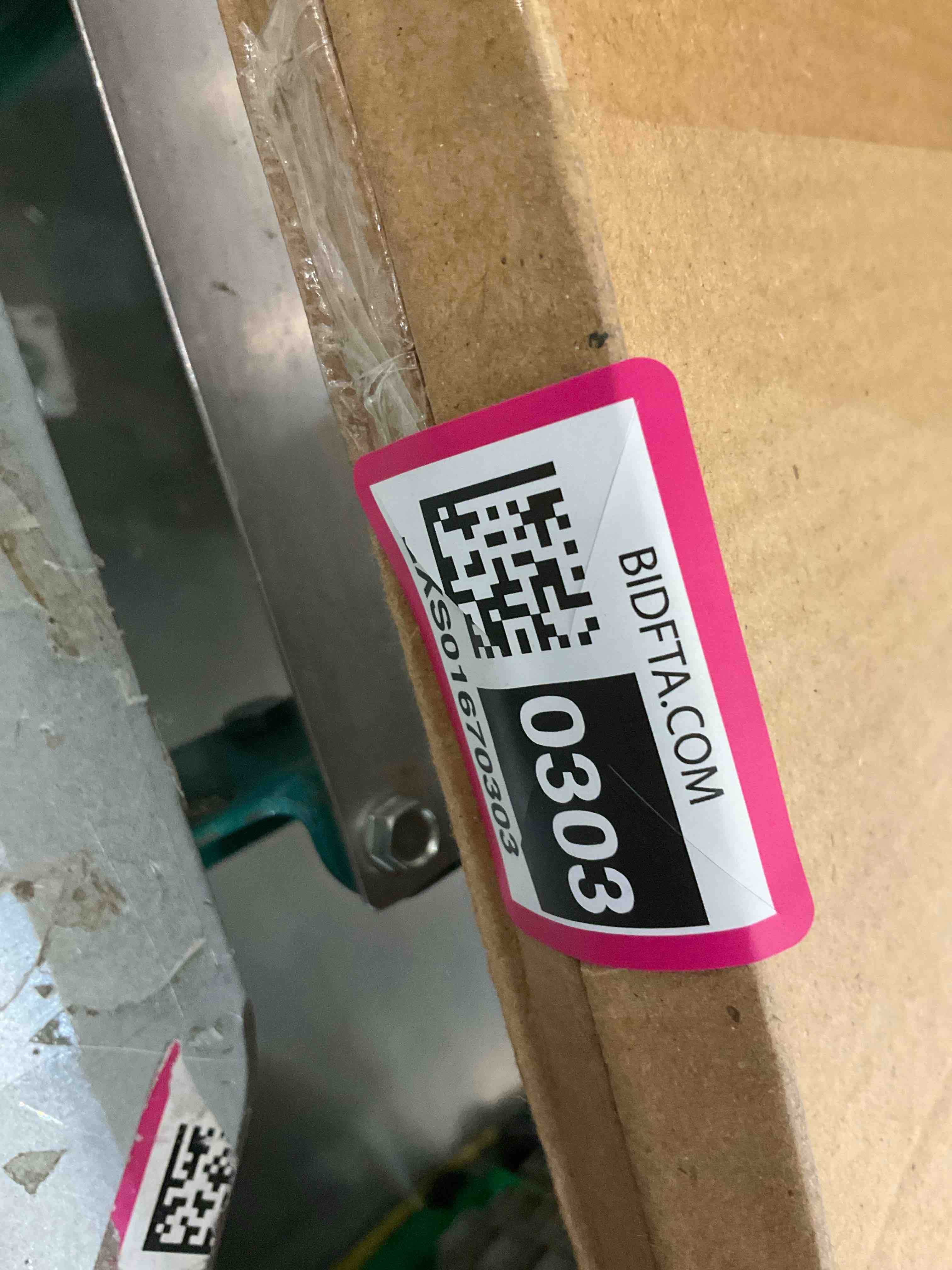 https://s3.amazonaws.com/lotting-images-prod/BargainHunt/EXS01670303_1713806577587.jpeg