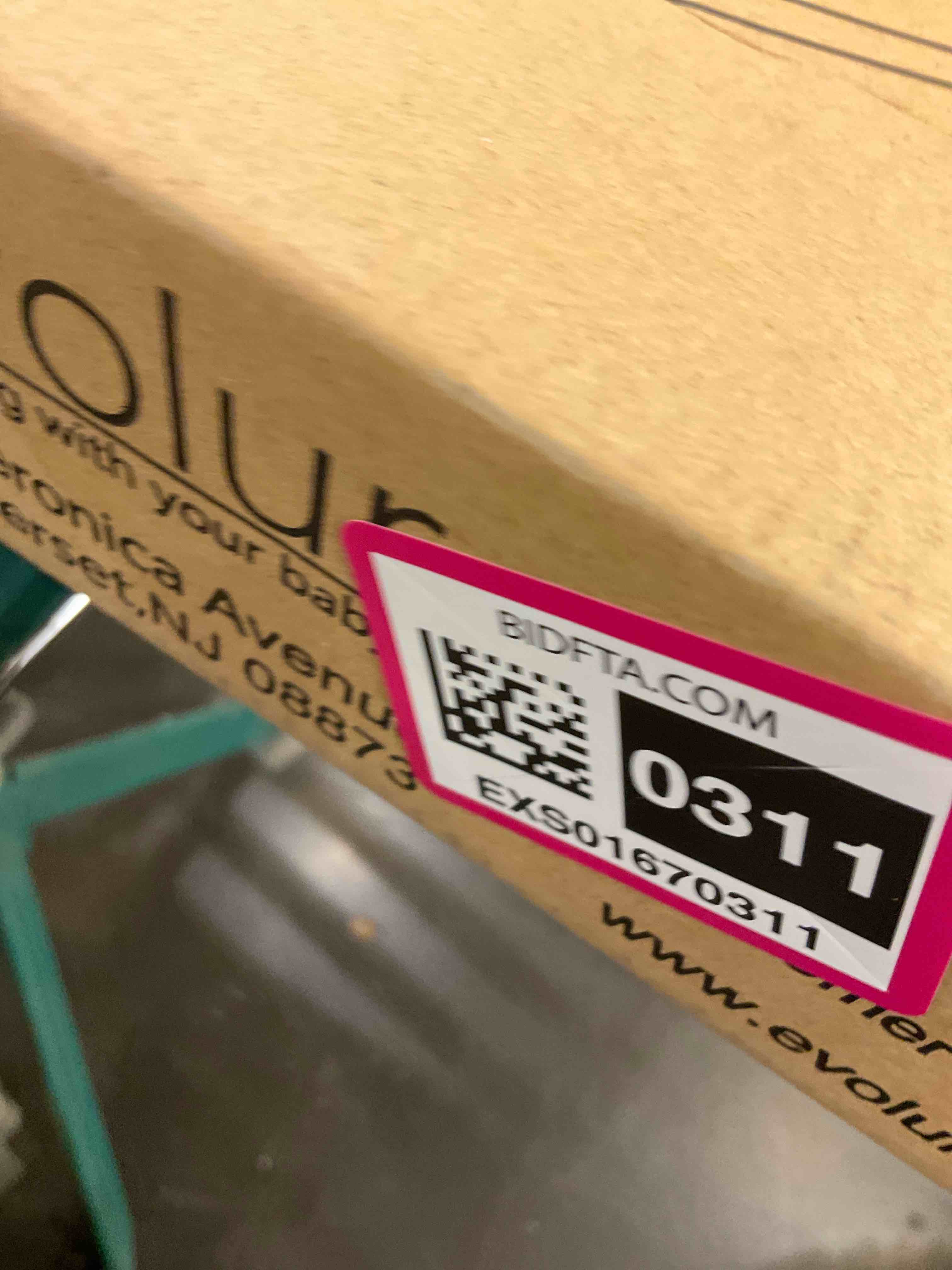 https://s3.amazonaws.com/lotting-images-prod/BargainHunt/EXS01670311_1713807726615.jpeg